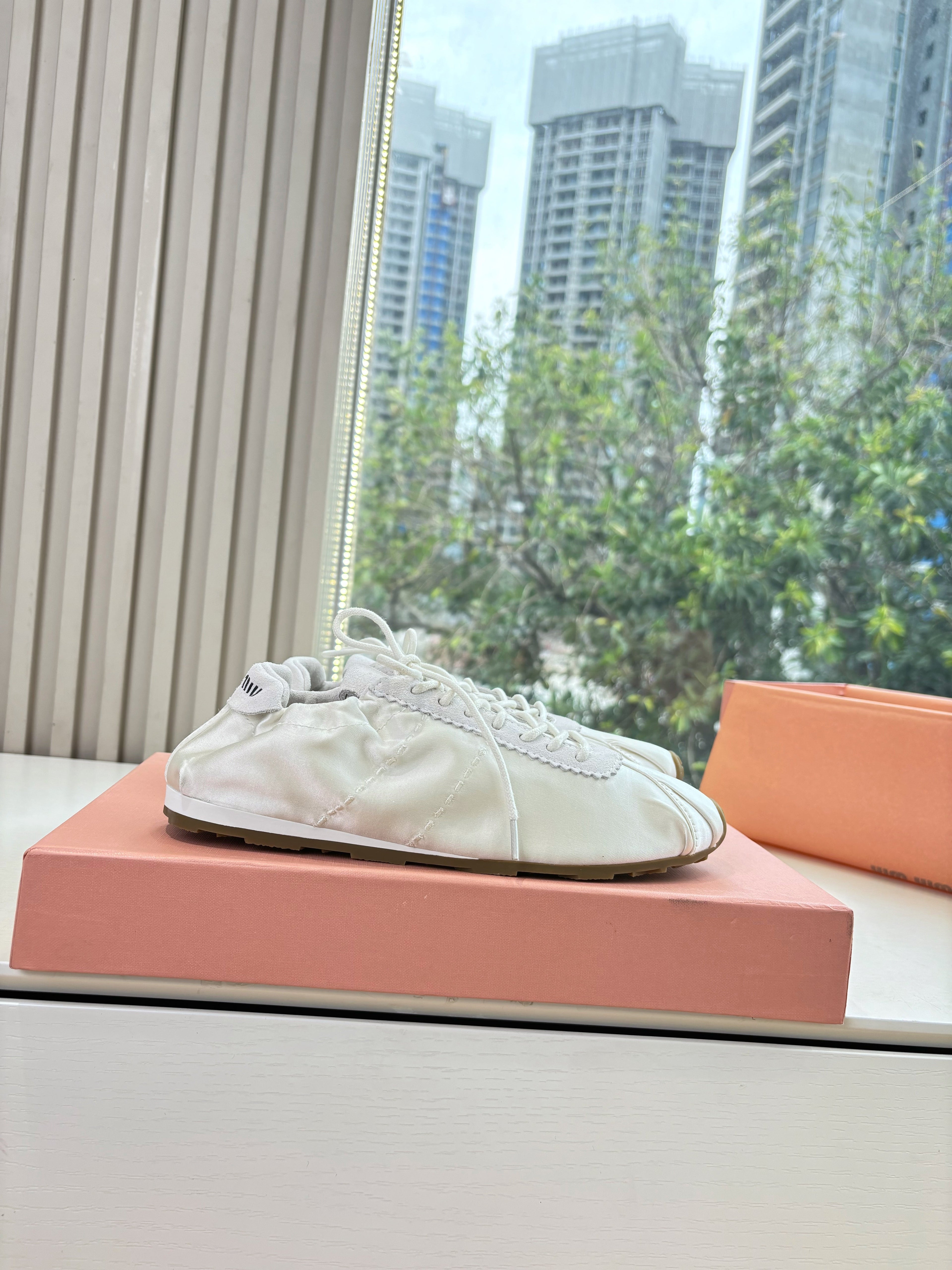 Miu Plume Sneakers White Satin Suede 549133