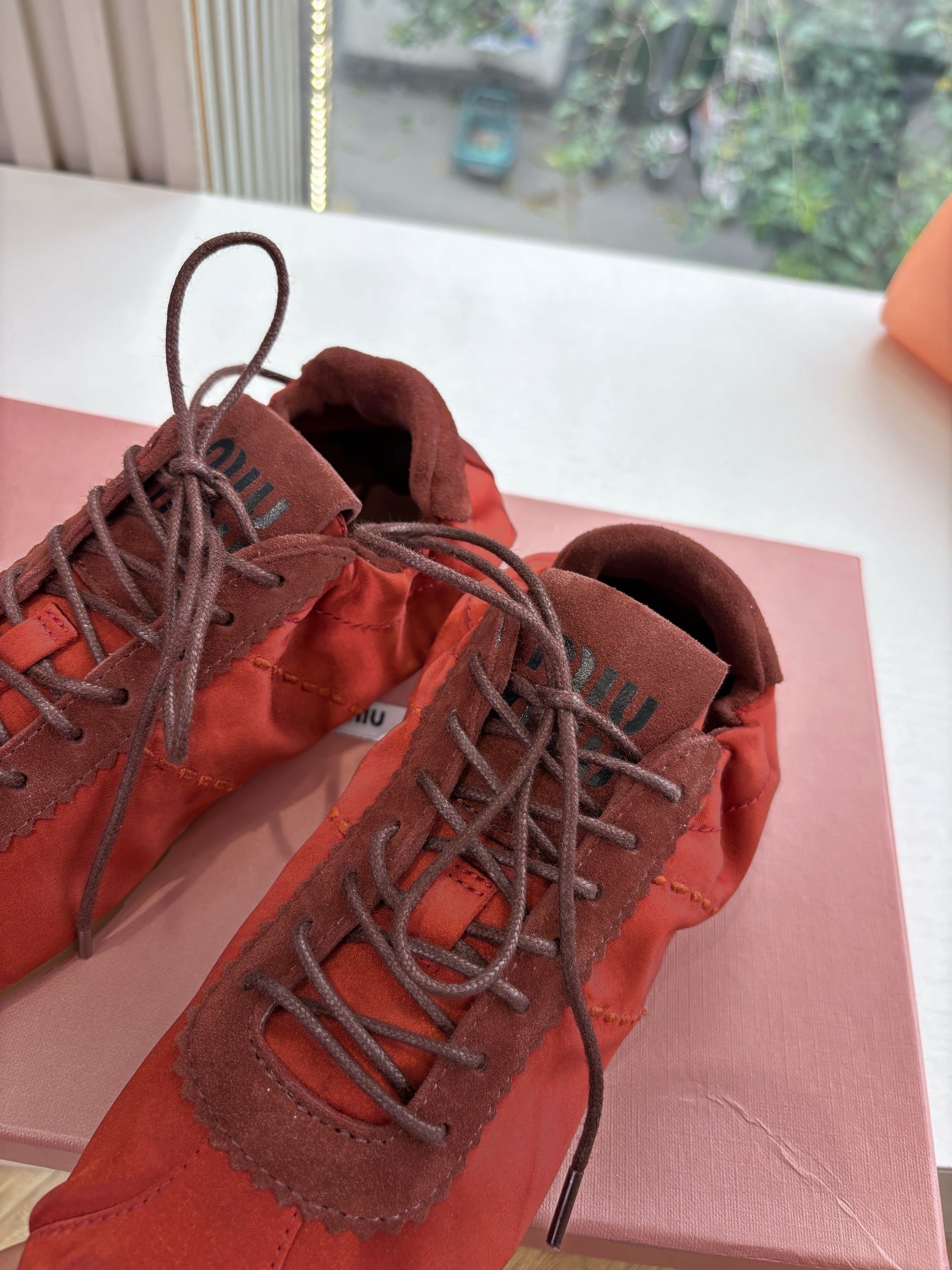 Miu Plume Sneakers Red Satin Suede 549136