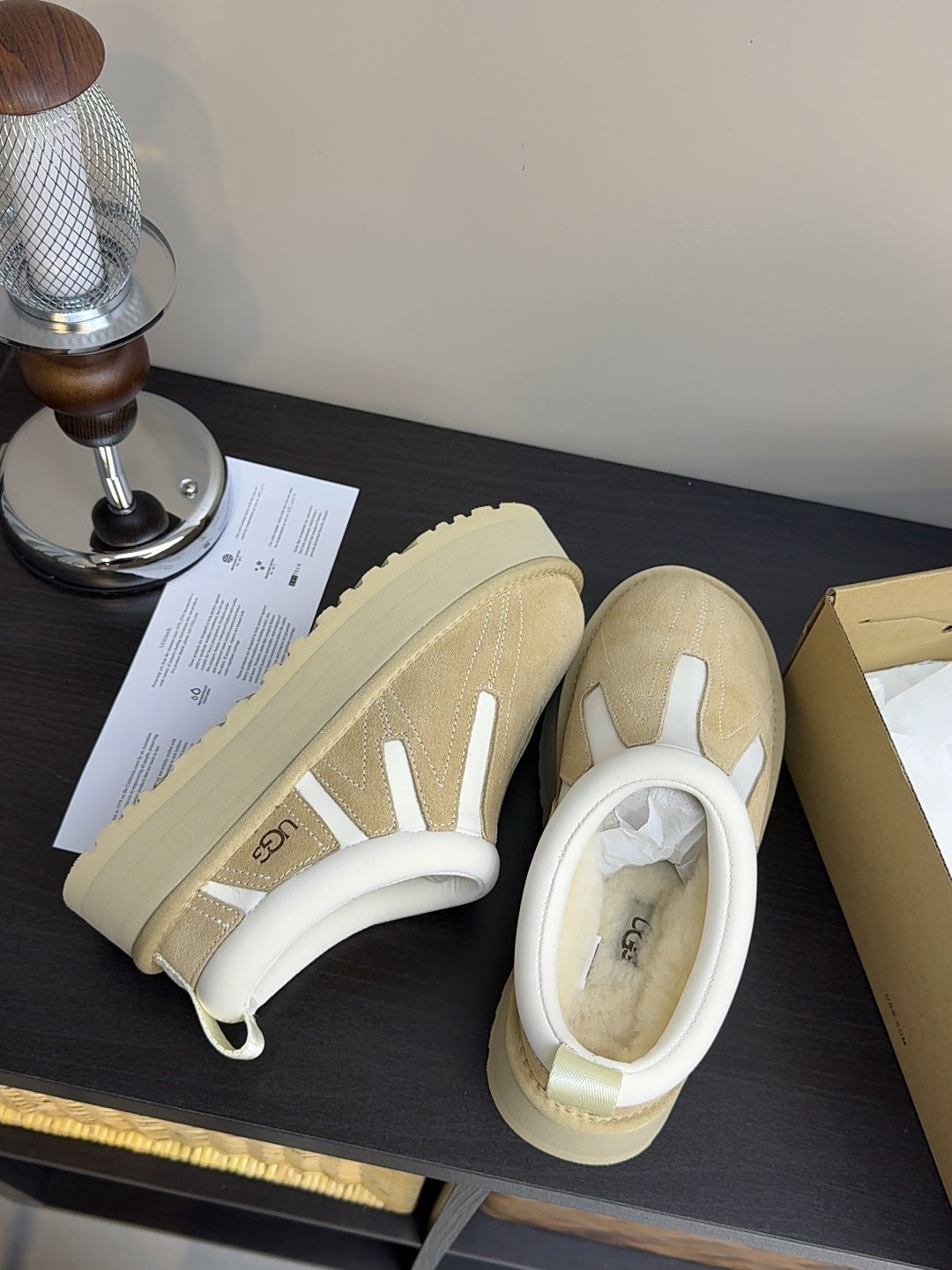 UGG Tazz Sunwave Slippers Chestnut White Suede