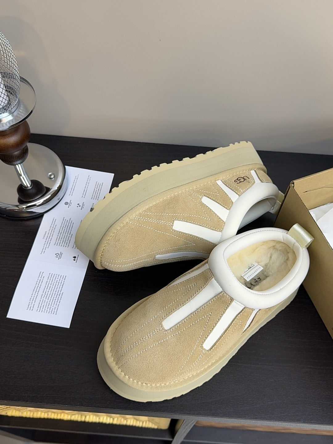 UGG Tazz Sunwave Slippers Chestnut White Suede