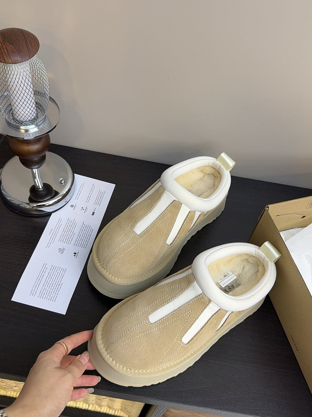 UGG Tazz Sunwave Slippers Chestnut White Suede