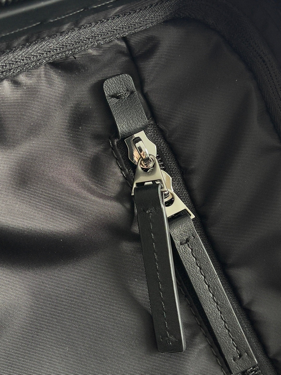 BV 25 Odyssey Cabin Suitcase Black Polycarbonate & Intreccio Pattern