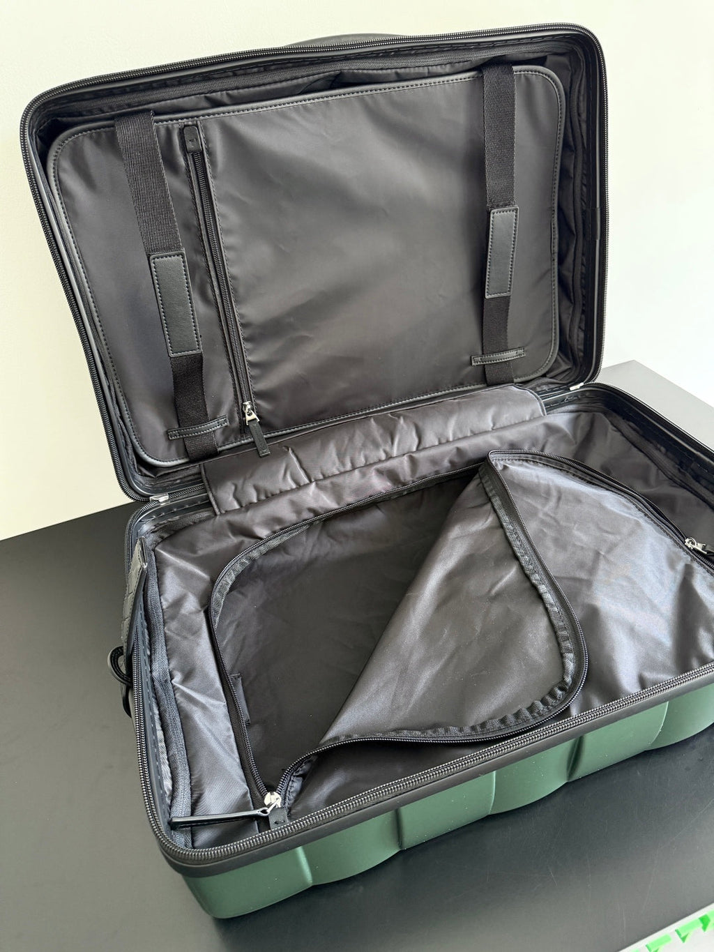 BV 25 Odyssey Cabin Suitcase Seaweed Polycarbonate & Intreccio Pattern