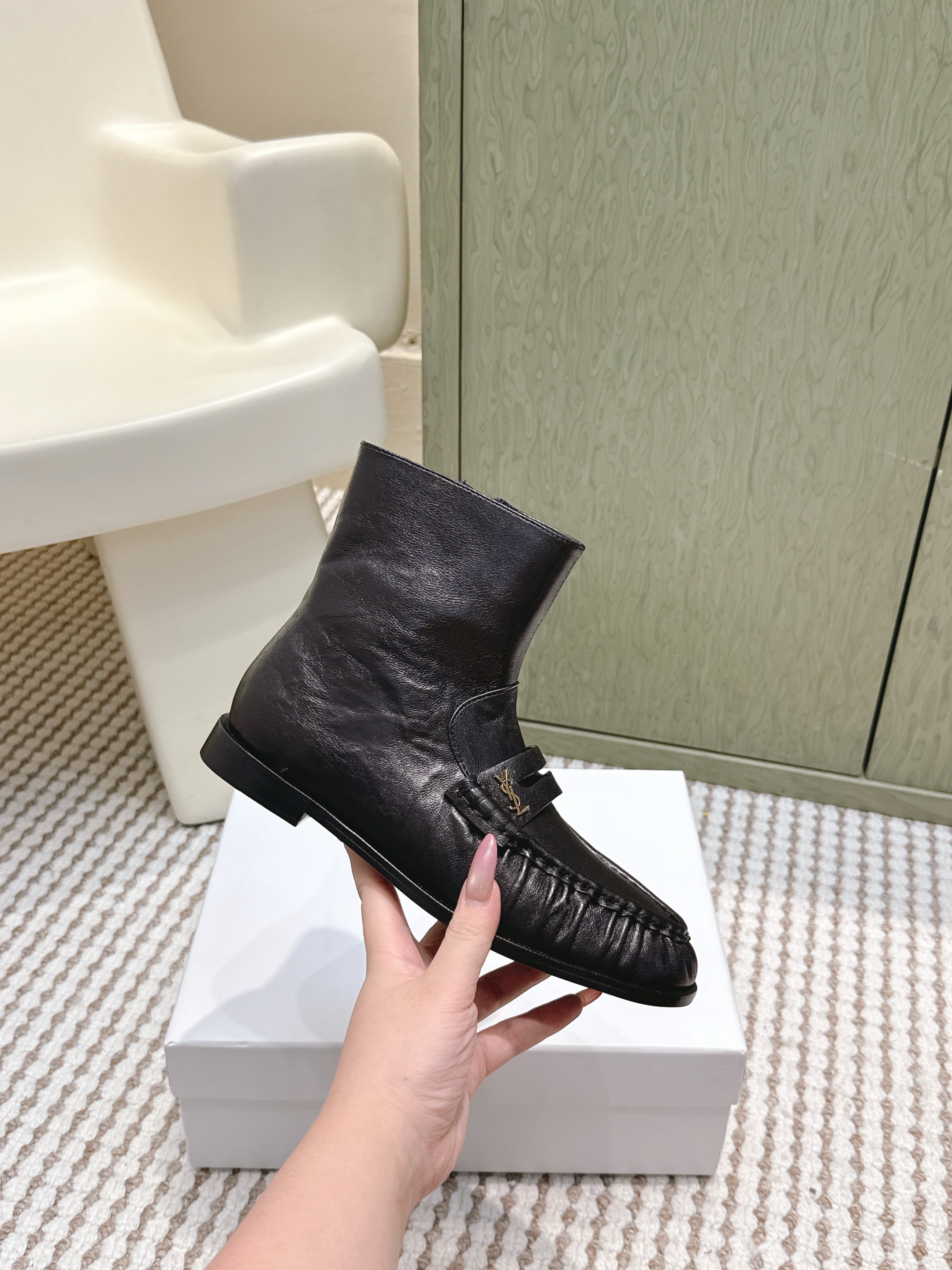 YSL 2025 High-top Loafer Black Calfskin 569419