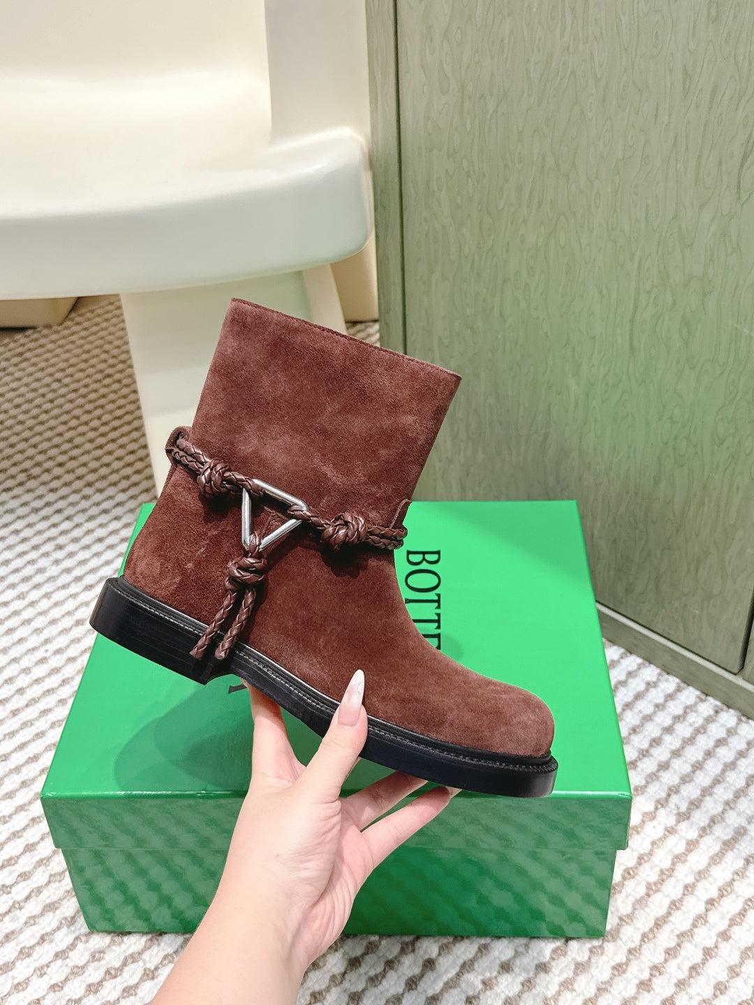 BV James Ankle Boot Brown Suede 548536