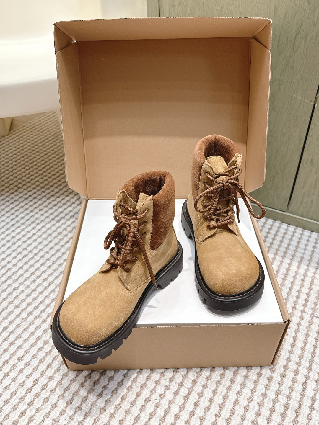 Loewe 2025 Sierra Ankle Boot Tan Black Suede 556050