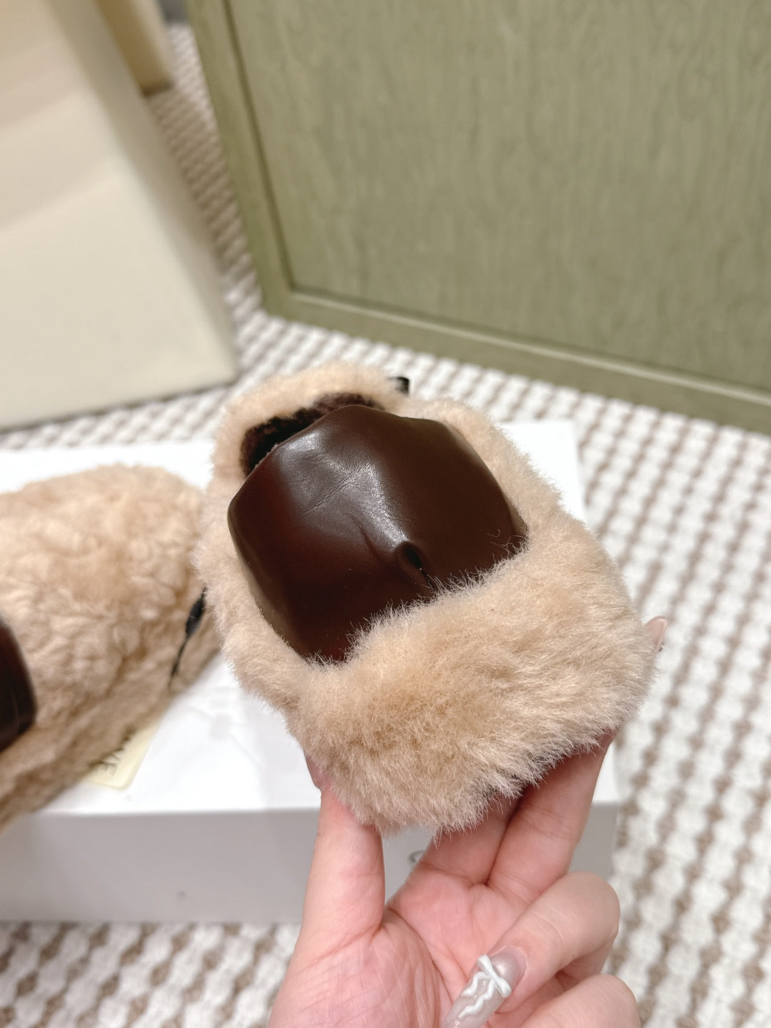 Loewe 2025 Slipper With A Buckle Strap Beige Fur Leather 556053