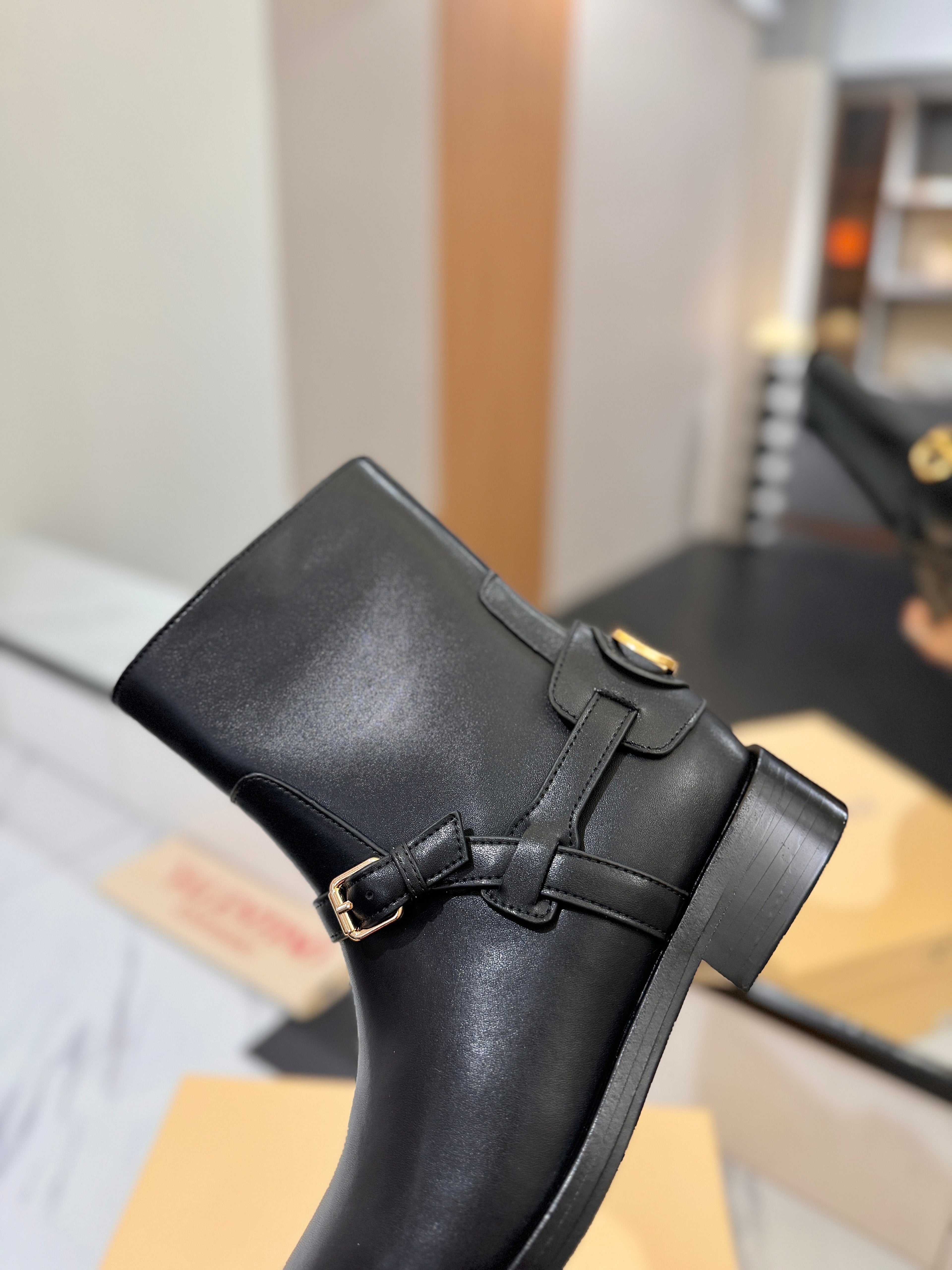 Valentino 2025 Pattie Boot Black Calfskin 560747