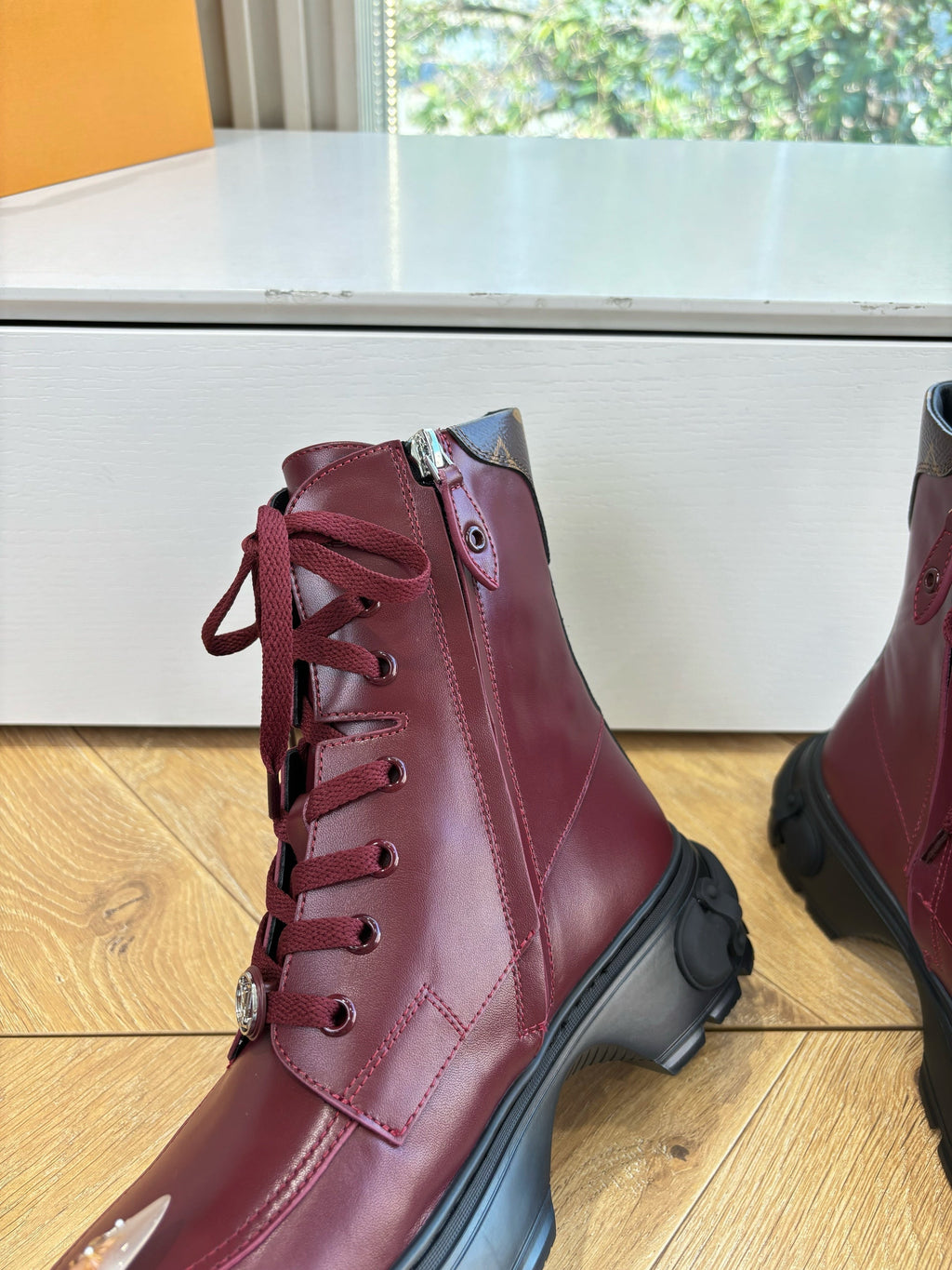 Lv Laureate Desert Boots Burgundy Cowhide 548796