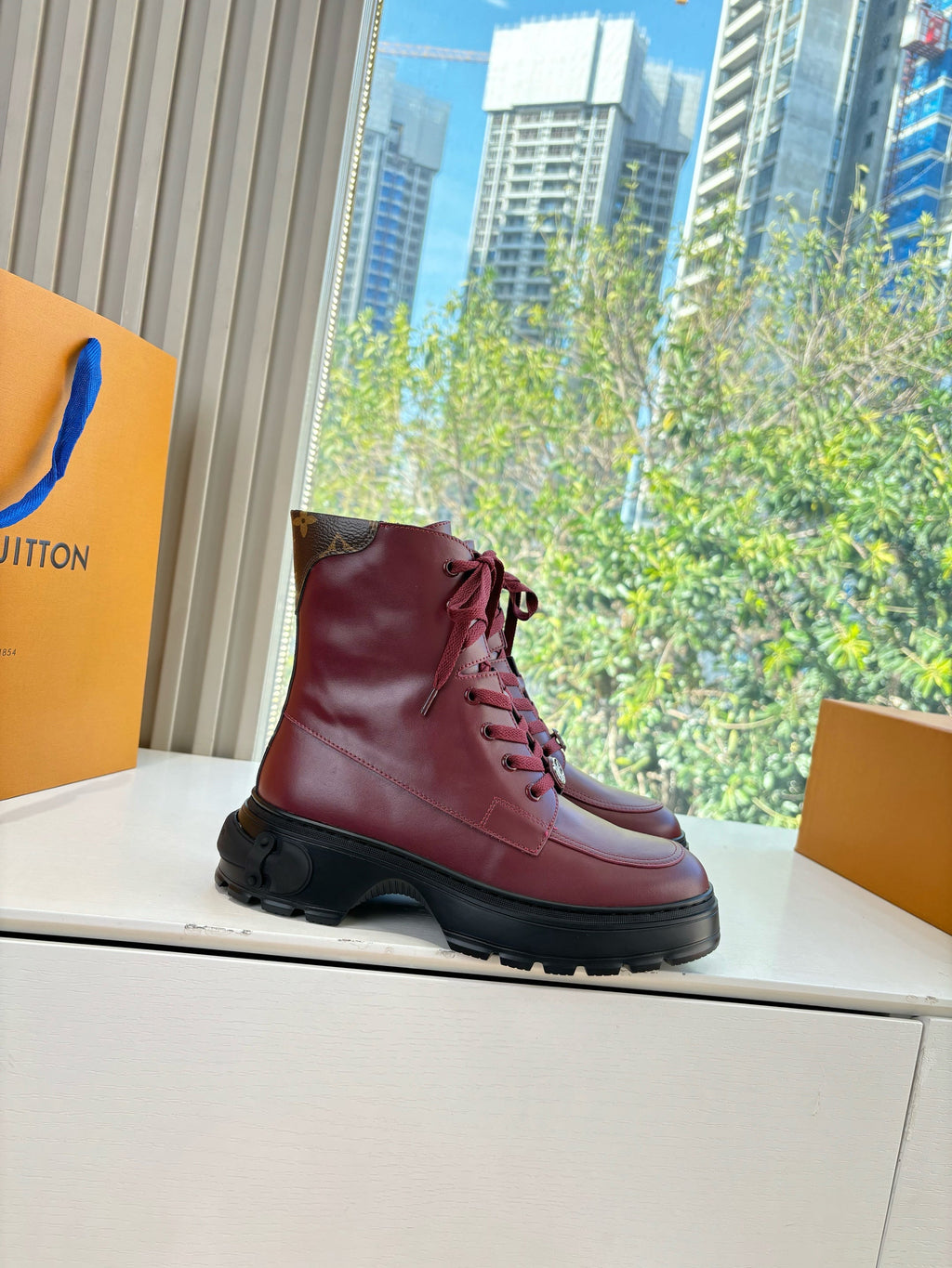 Lv Laureate Desert Boots Burgundy Cowhide 548796