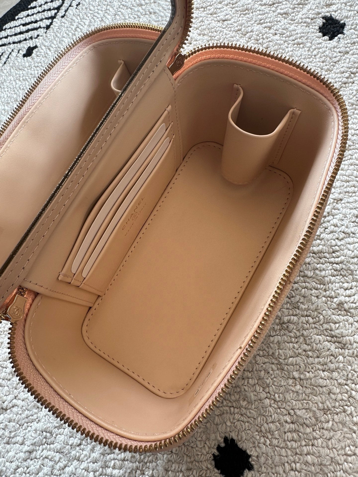 Chanel 2025 Vanity 17cm Bag Light Beige Caviar Leather 320296