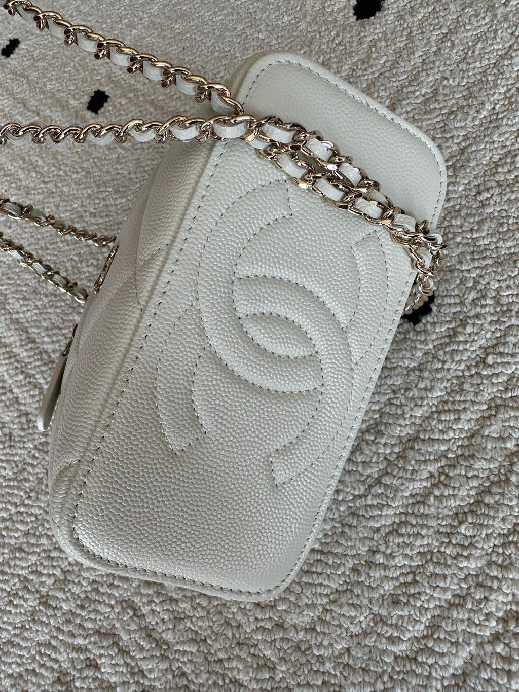 Chanel 2025 Vanity 17cm Bag White Caviar Leather 320299