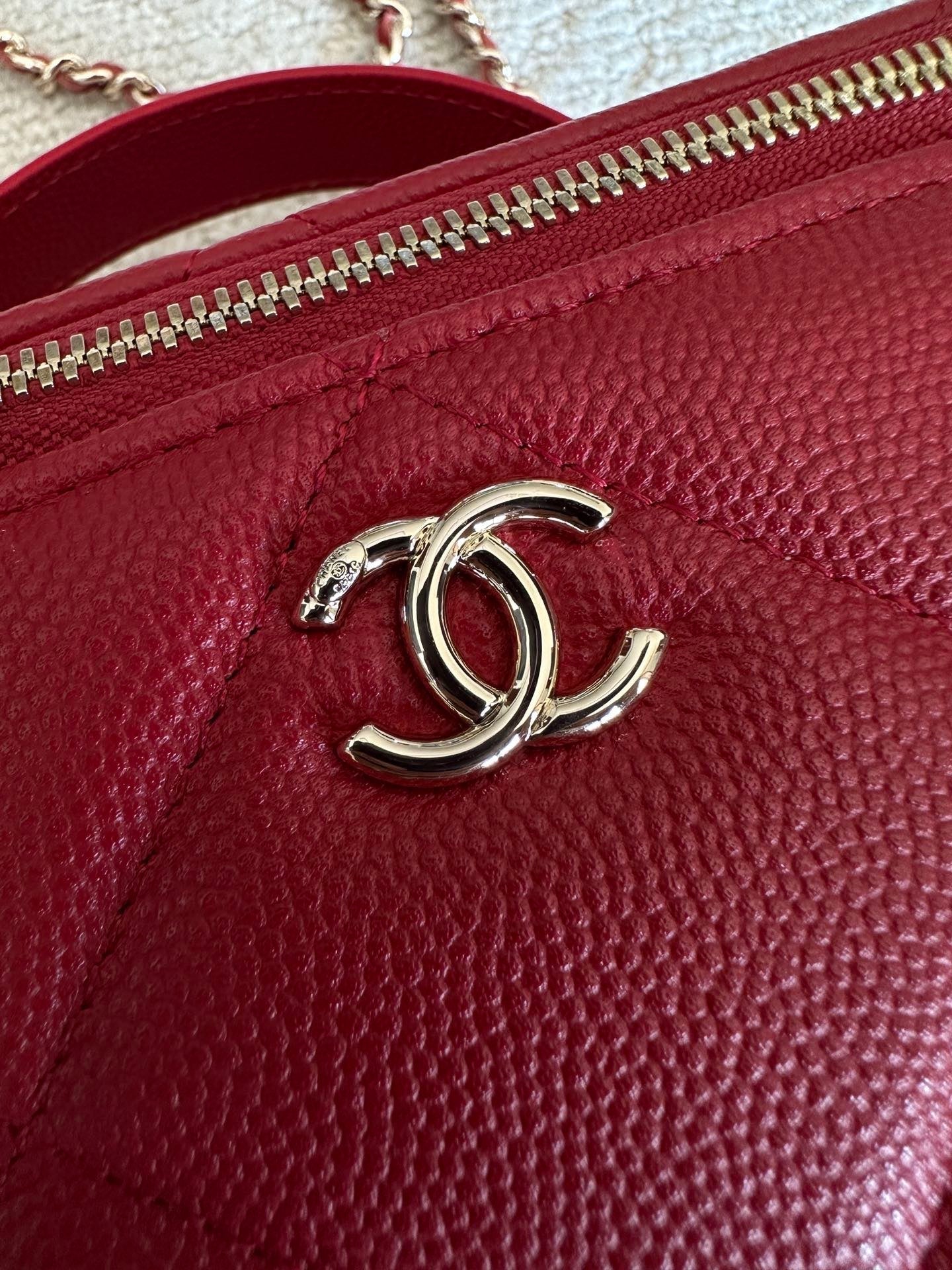 Chanel 2025 Vanity 17cm Bag Red Caviar Leather 320300