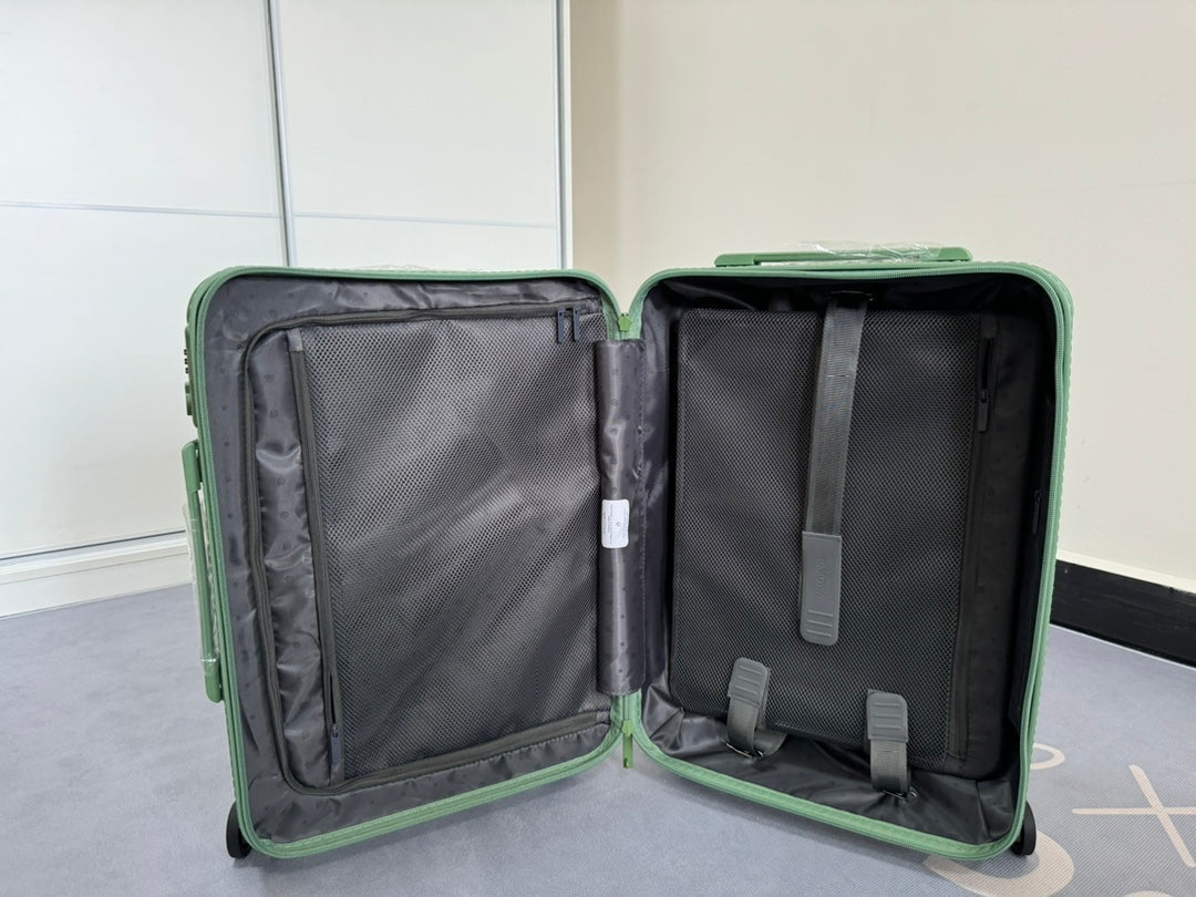Rimowa 2025 Essential Suitcase Sage Green Polycarbonate 274081