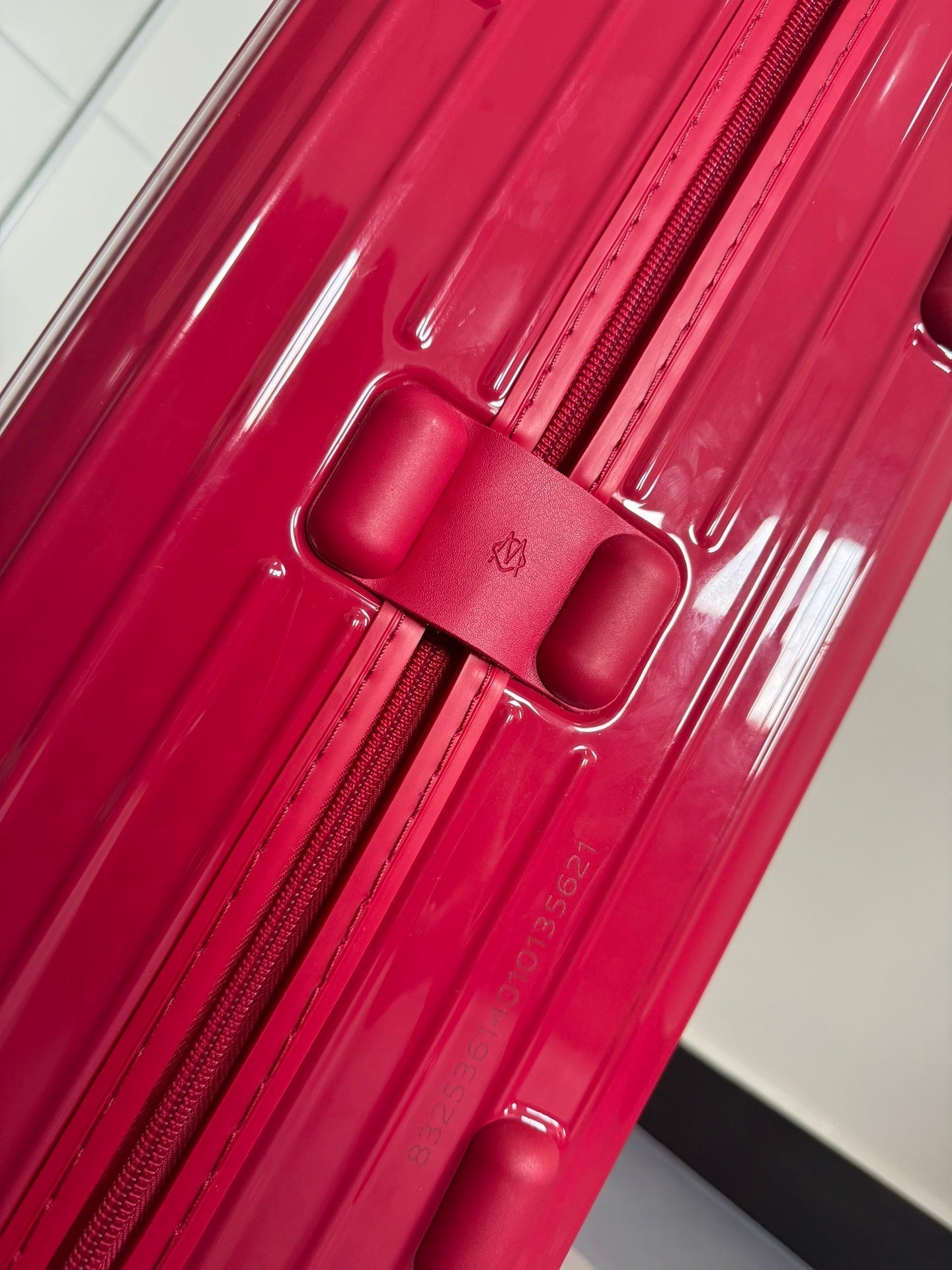 Rimowa 2025 Essential Suitcase Tree Rose Polycarbonate 274088