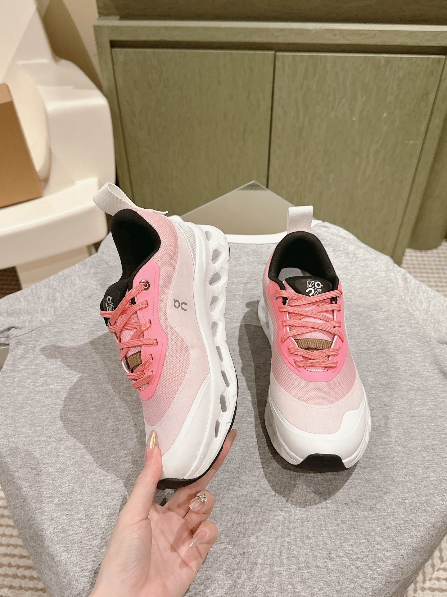 Loewe 2025 x Running Cloudtilt2.0 Sneaker White Pink Mesh Rubber 556020