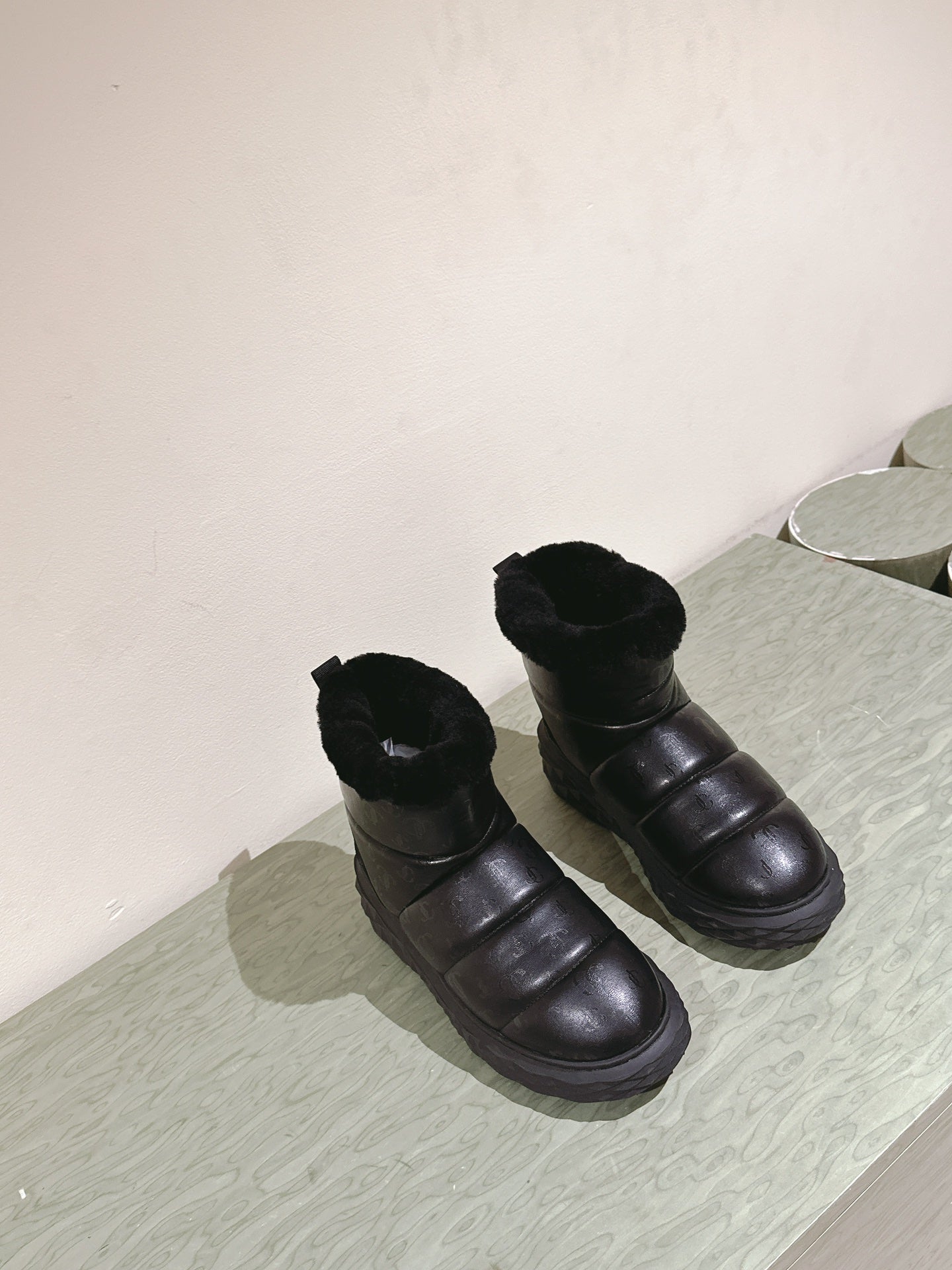 Jimmy Xan Toffee Ankle Boots Black Shearling Leather 533013