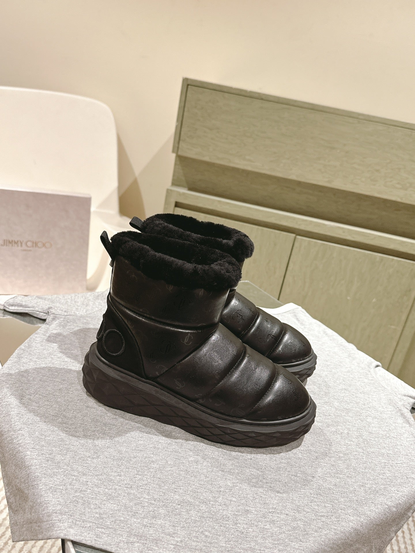 Jimmy Xan Toffee Ankle Boots Black Shearling Leather 533013