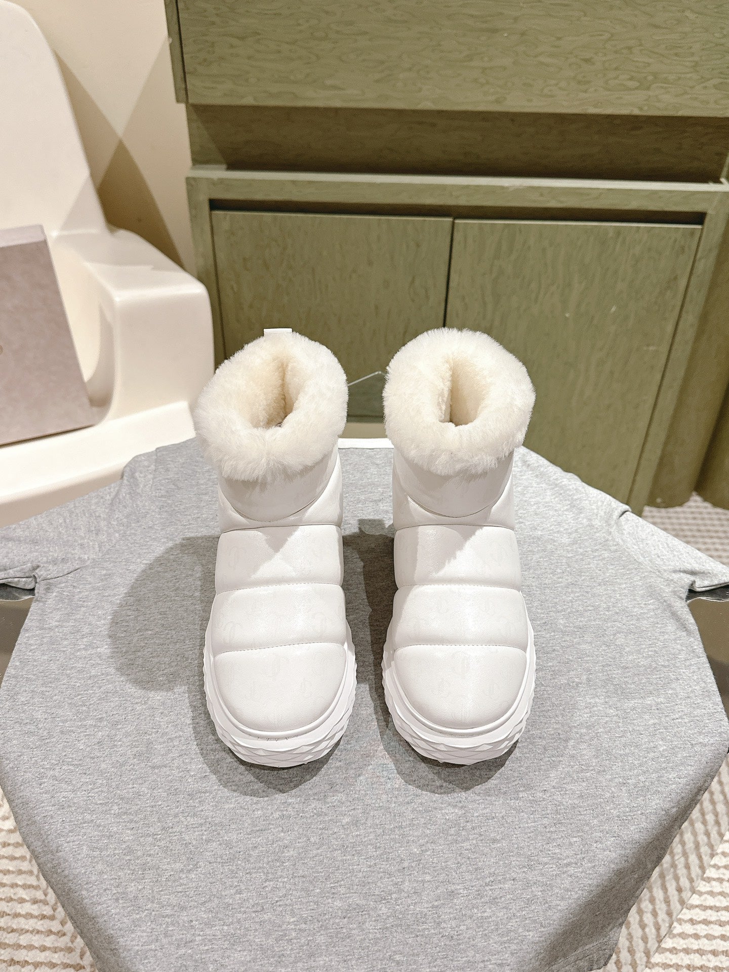 Jimmy Xan Toffee Ankle Boots with Crystals White Shearling Leather 533014