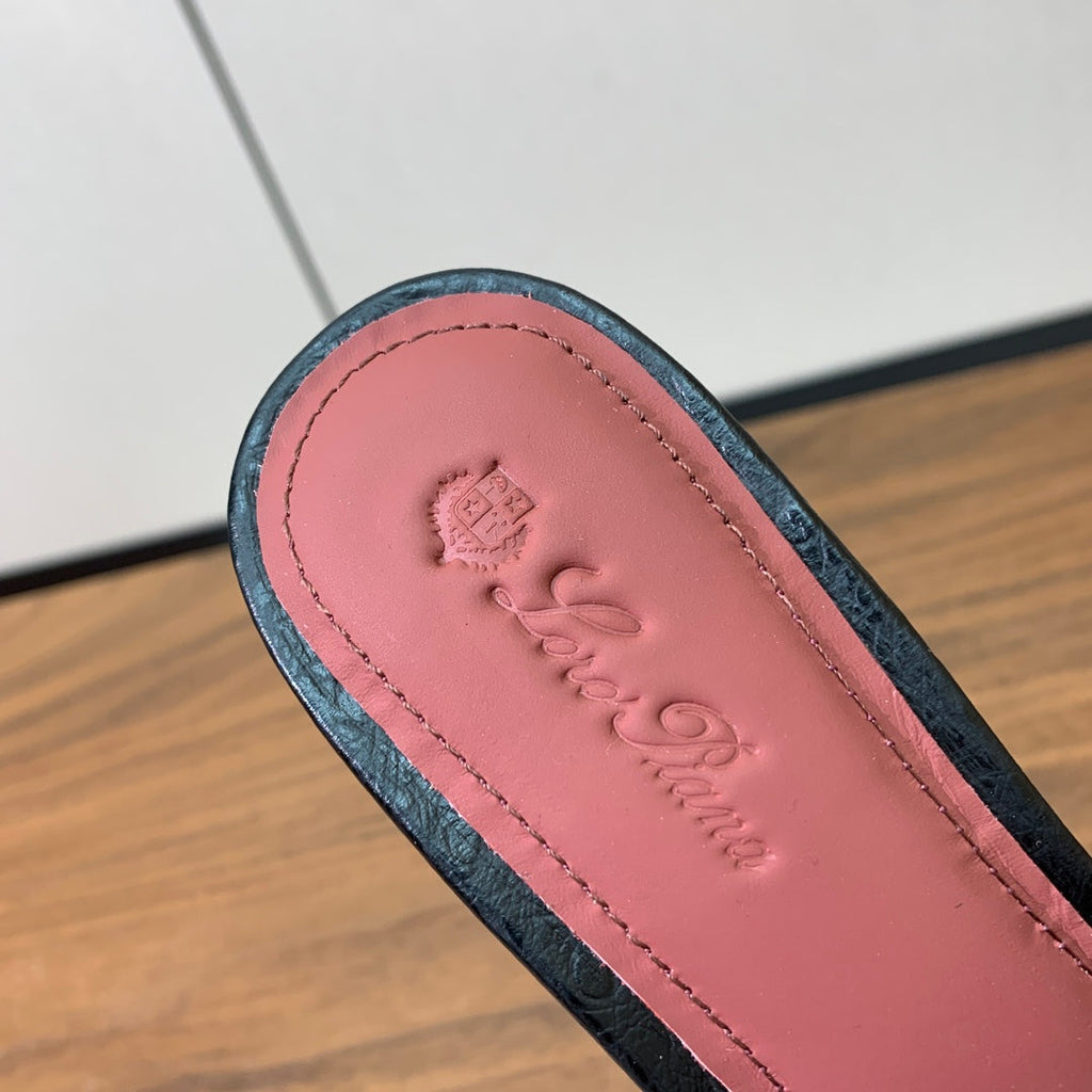 LP 2025 Sandal Black Ostrich-patterned Cowhide Leather 357859