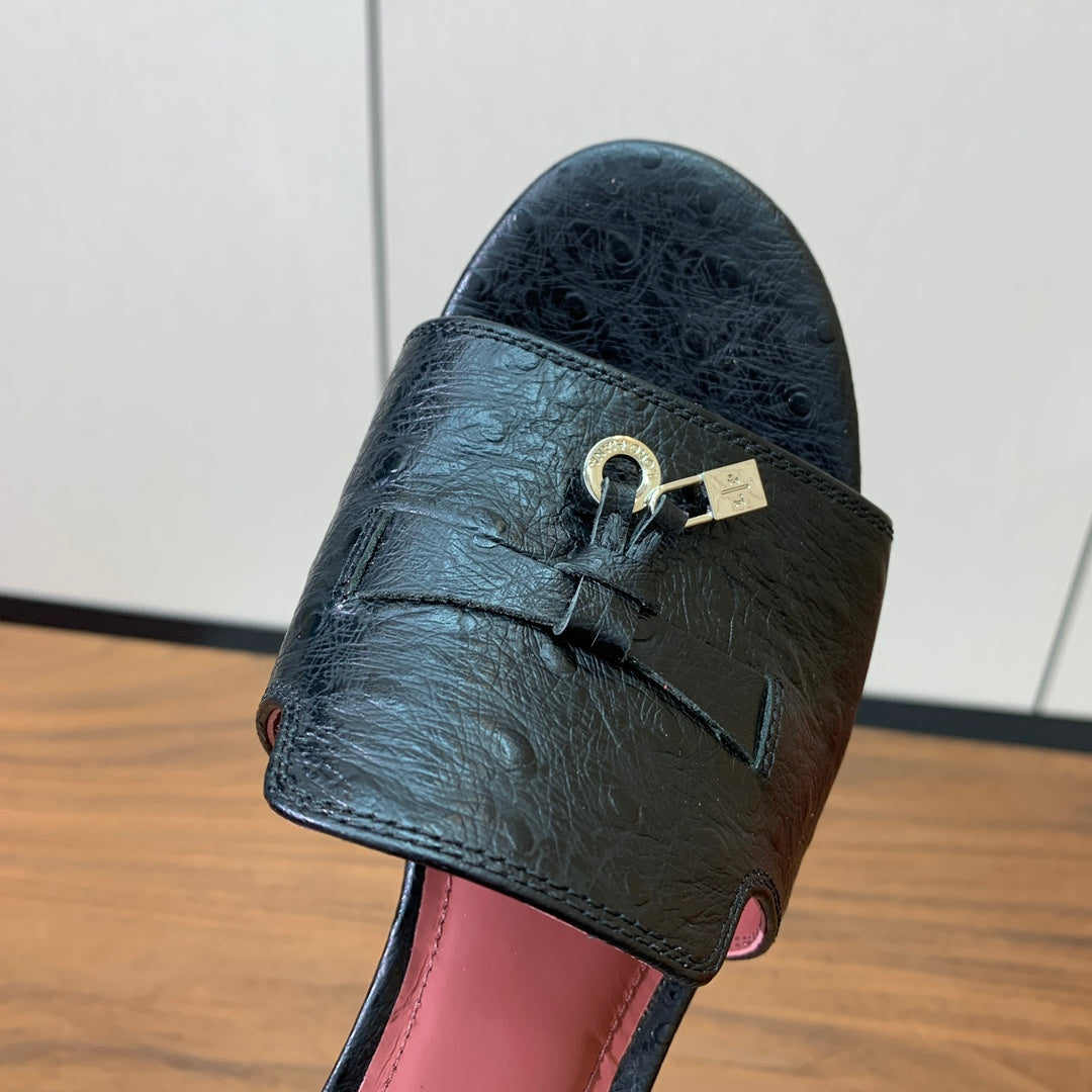 LP 2025 Sandal Black Ostrich-patterned Cowhide Leather 357859
