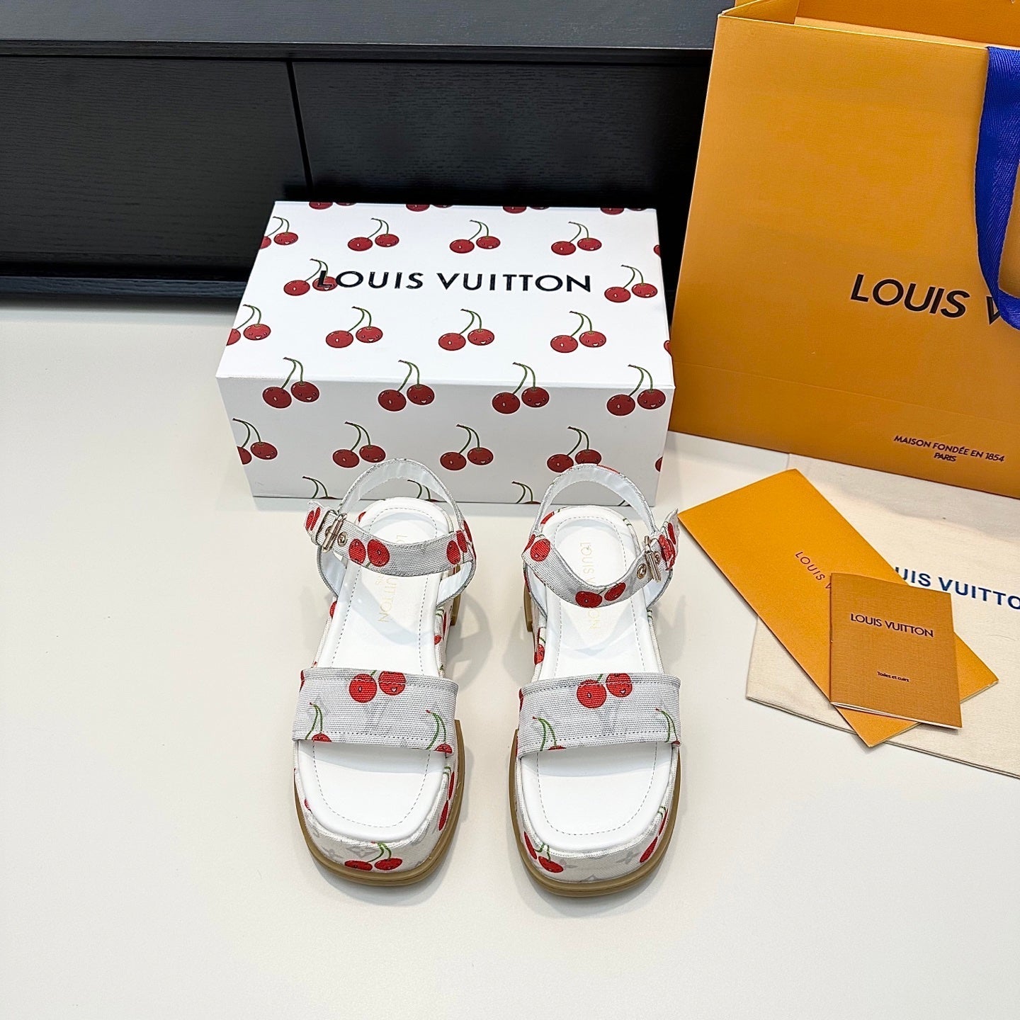 LV Maya Platform Sandals Cherry Motif 6cm White Cowhide Denim 572494