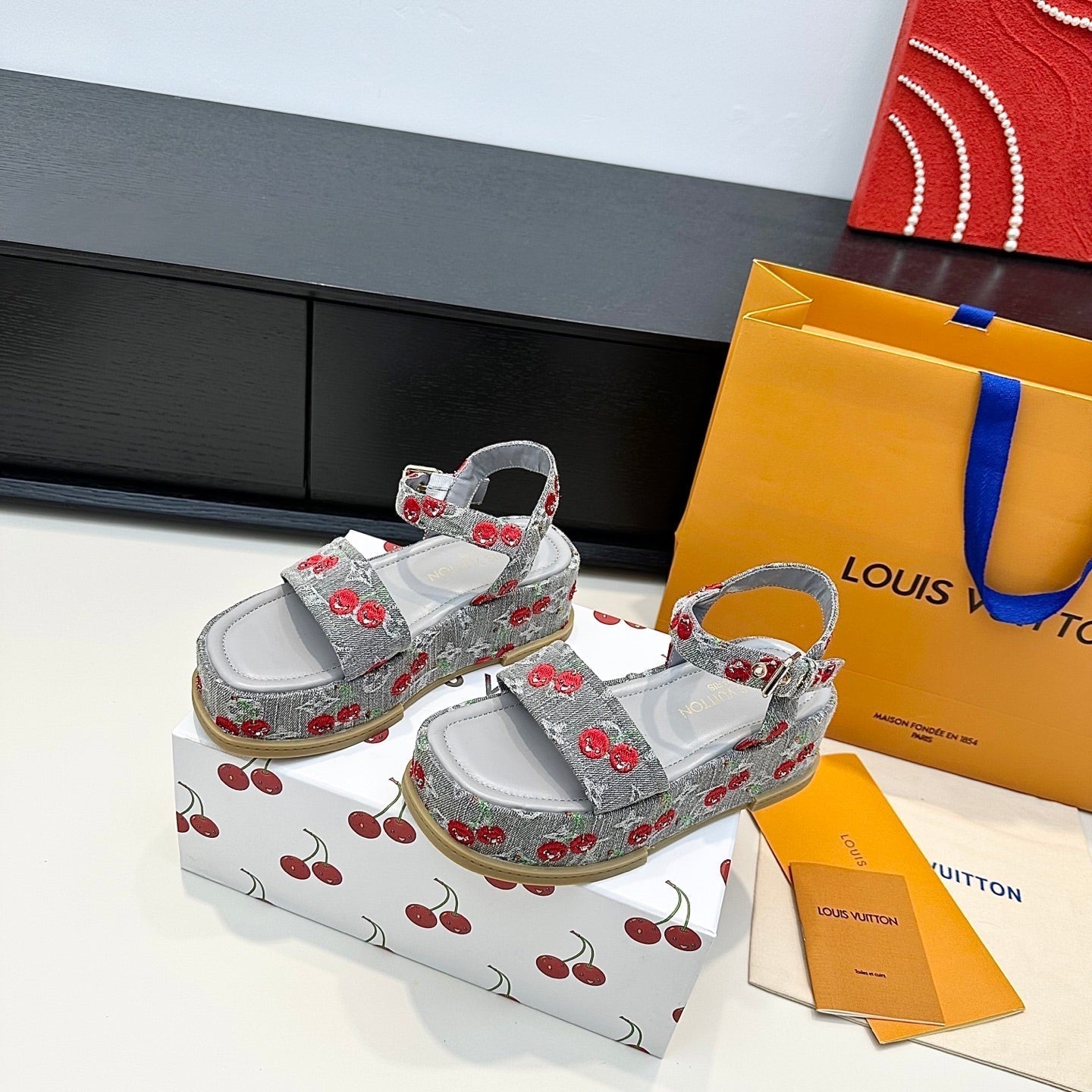 LV Maya Platform Sandals Cherry Motif 6cm Grey Cowhide Denim 572496