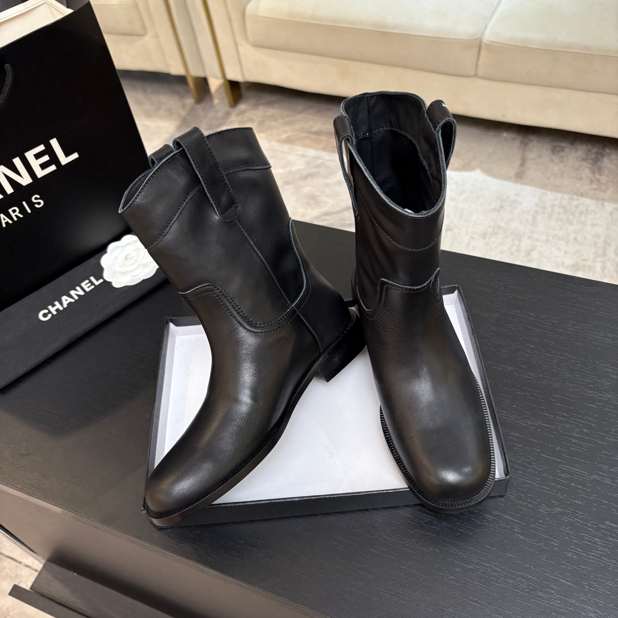 CC 2025 Short Boot Black Sheepskin 550659