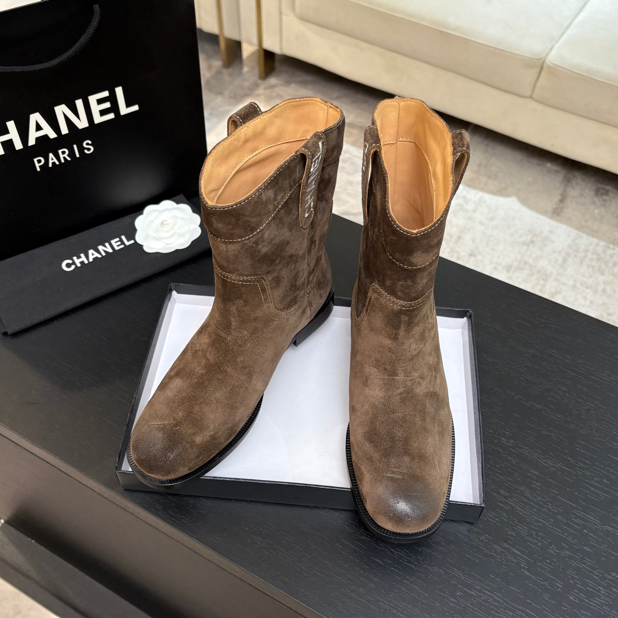 CC 2025 Short Boot Brown Suede 550662