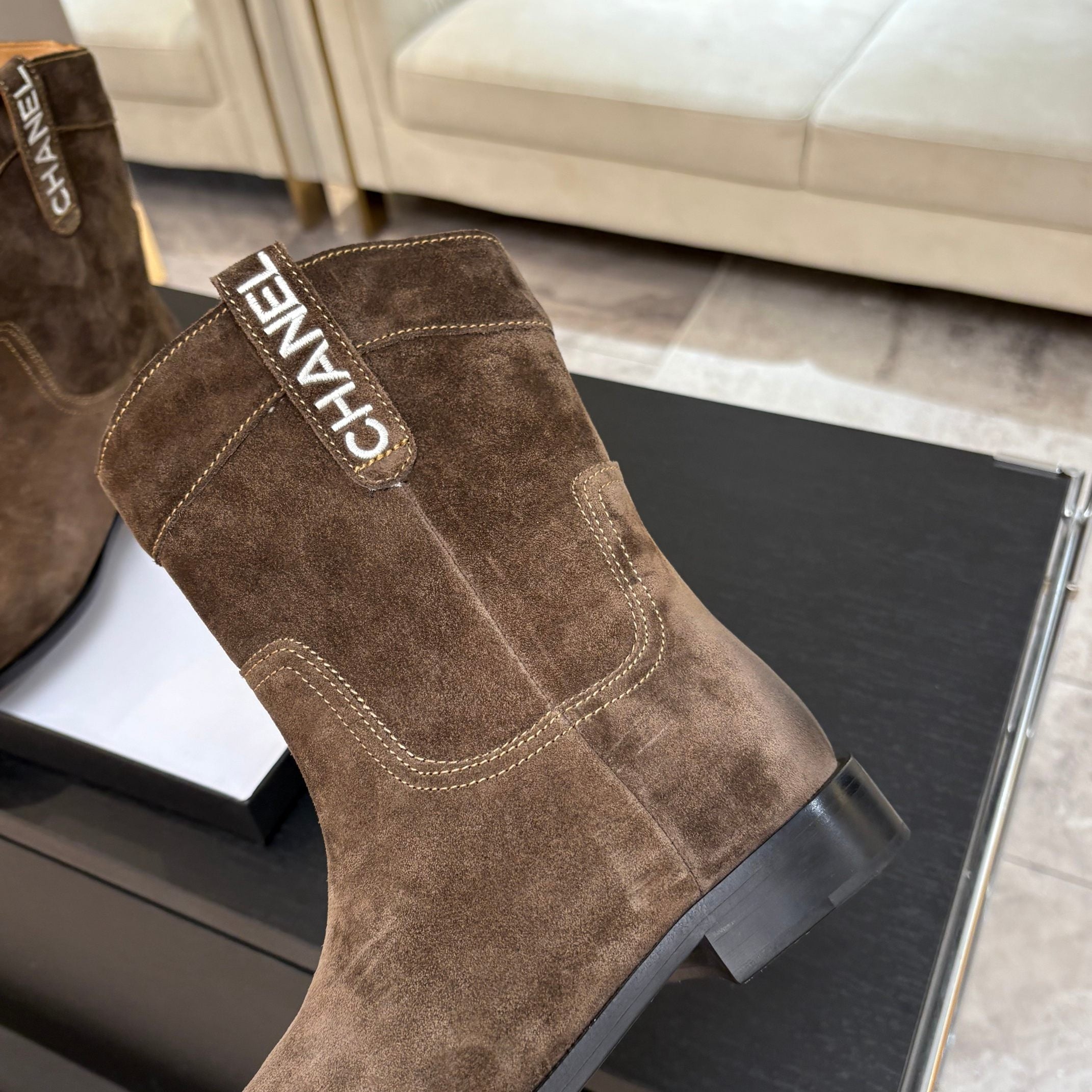 CC 2025 Short Boot Brown Suede 550662