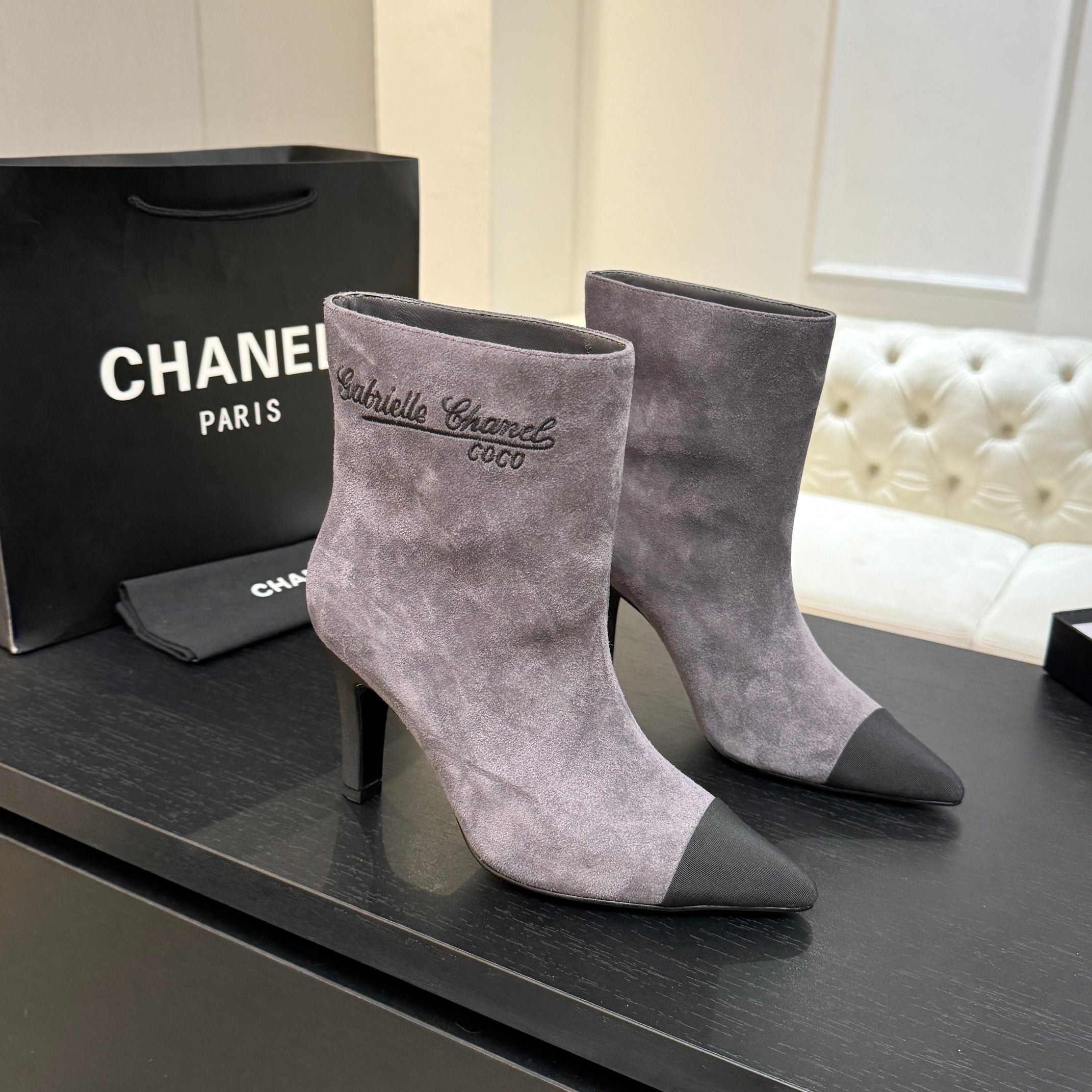 CC Gabrielle Chanel Ankle Boots 8.5cm Purple-Grey Suede Black Fabric