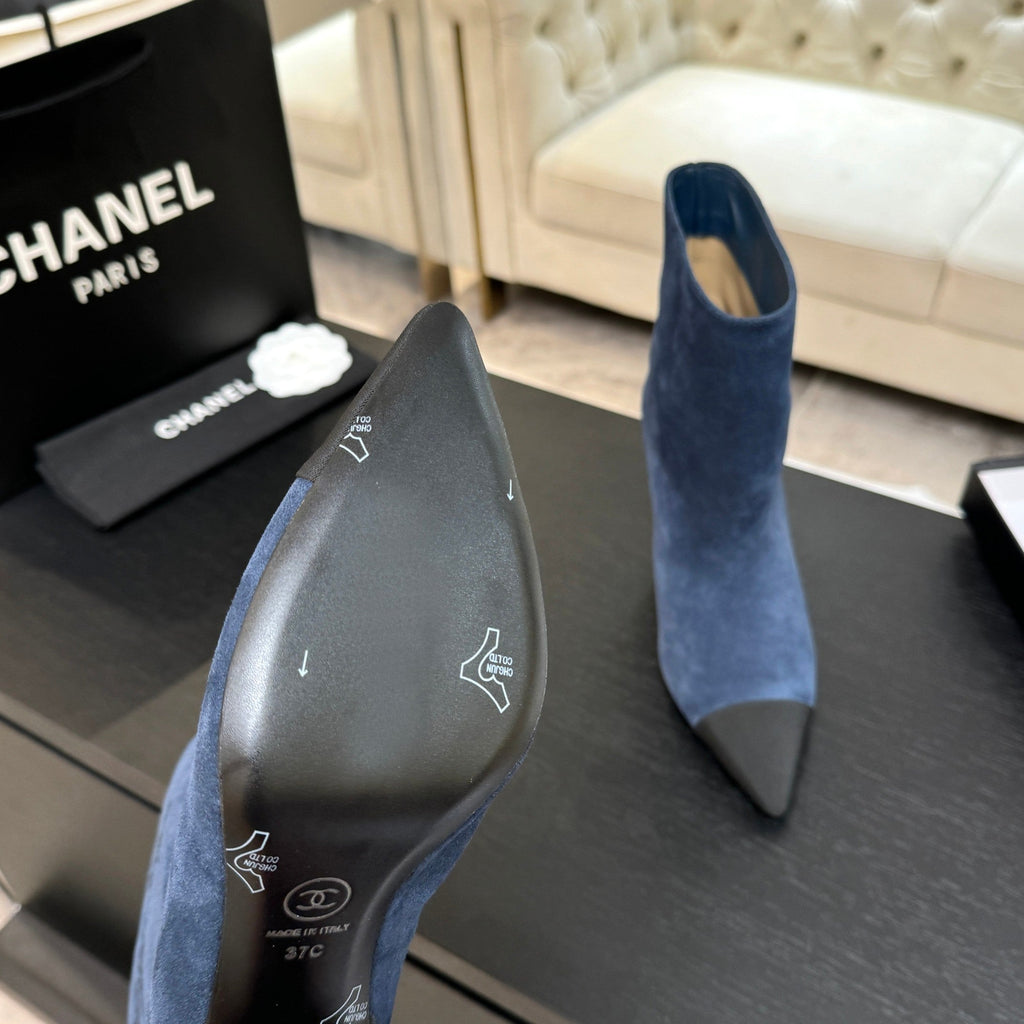 CC Gabrielle Chanel Ankle Boots 8.5cm Dark Blue Suede Black Fabric