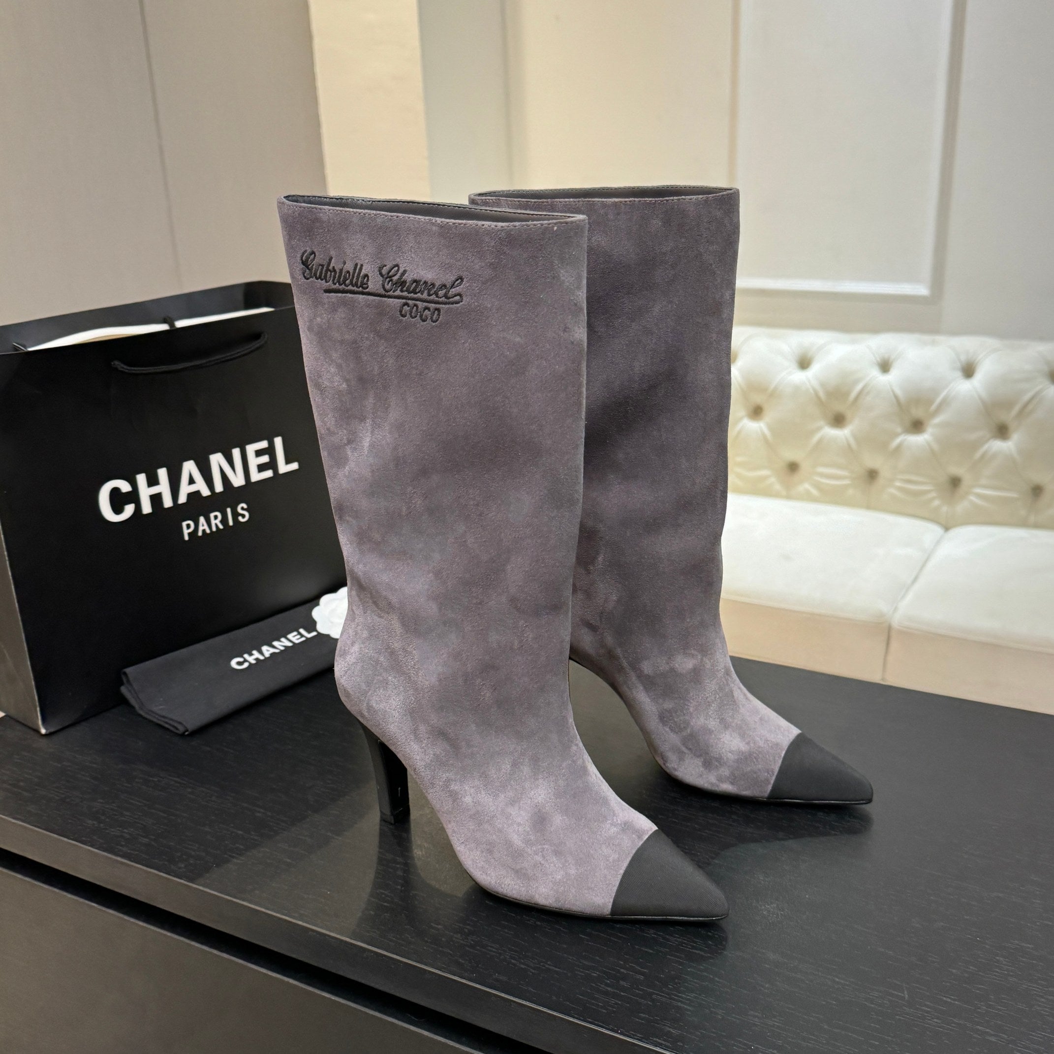 CC Gabrielle Chanel Boots 8.5cm Purple-Grey Suede Black Fabric