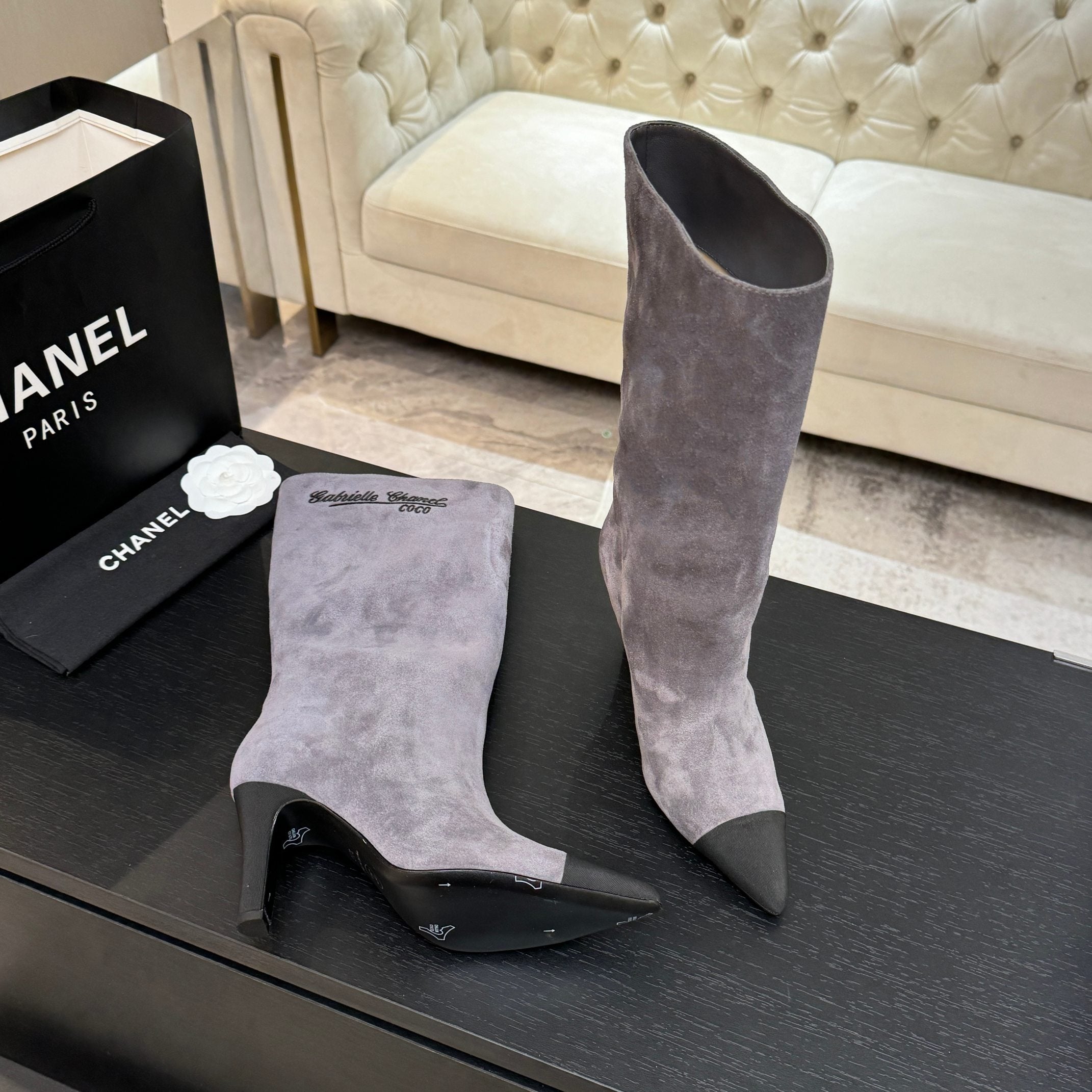 CC Gabrielle Chanel Boots 8.5cm Purple-Grey Suede Black Fabric