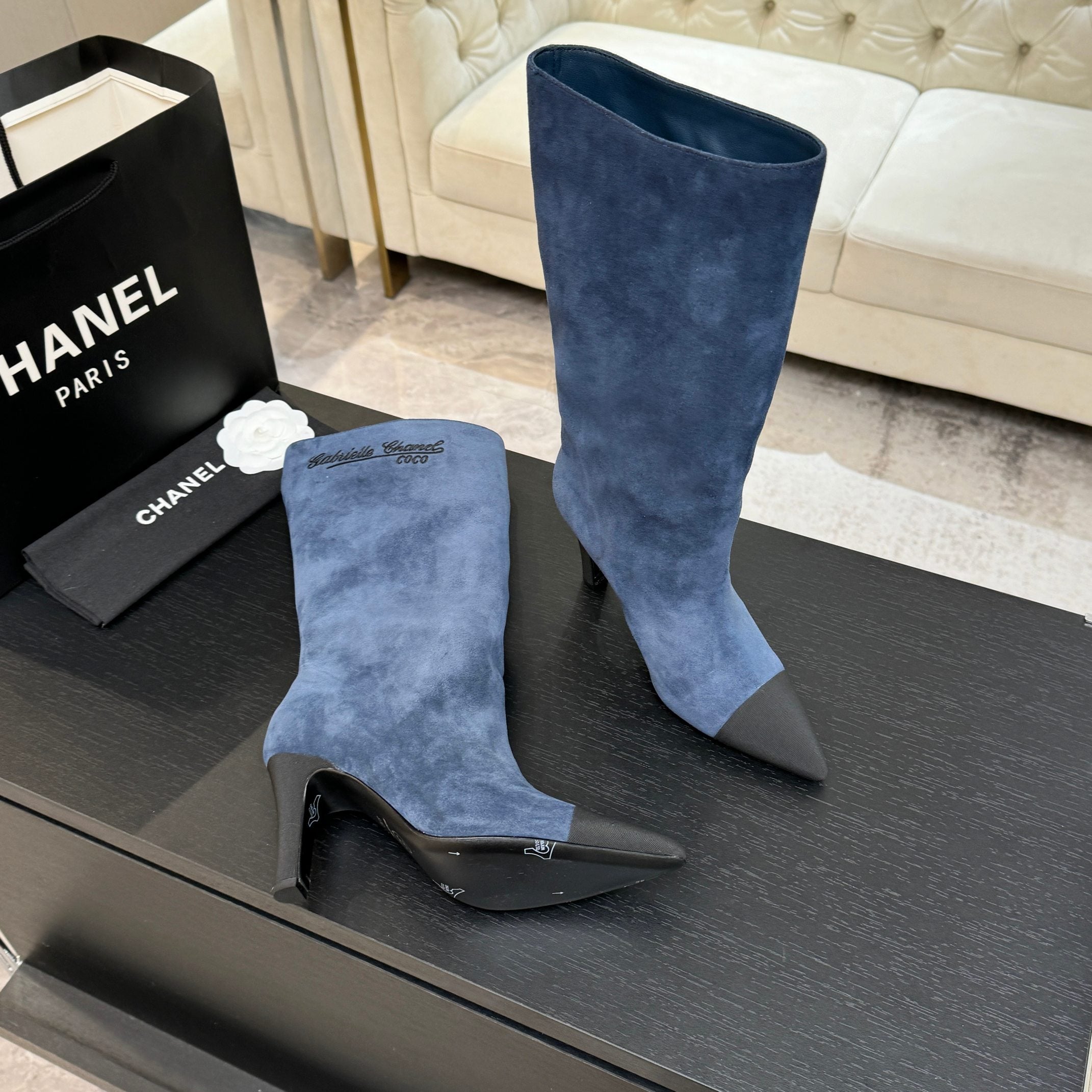 CC Gabrielle Chanel Boots 8.5cm Dark Blue Suede Black Fabric