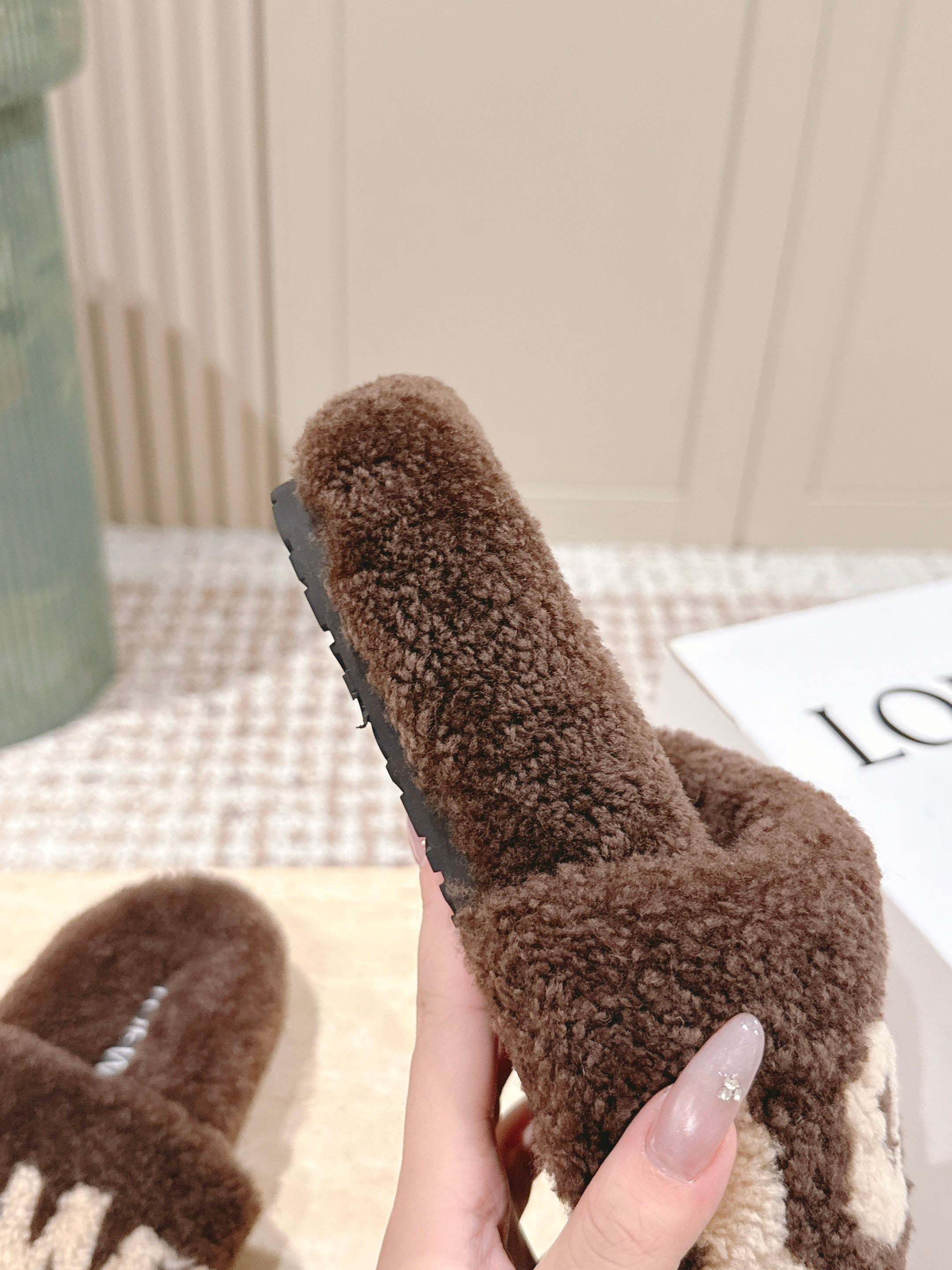 Loewe 2025 Fur Slipper Brown Beige Wool 556013