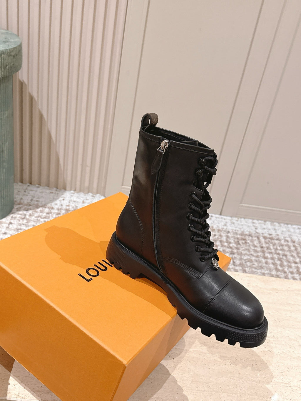 LV District Ranger Ankle Boot Black Plain Calf Leather 555687