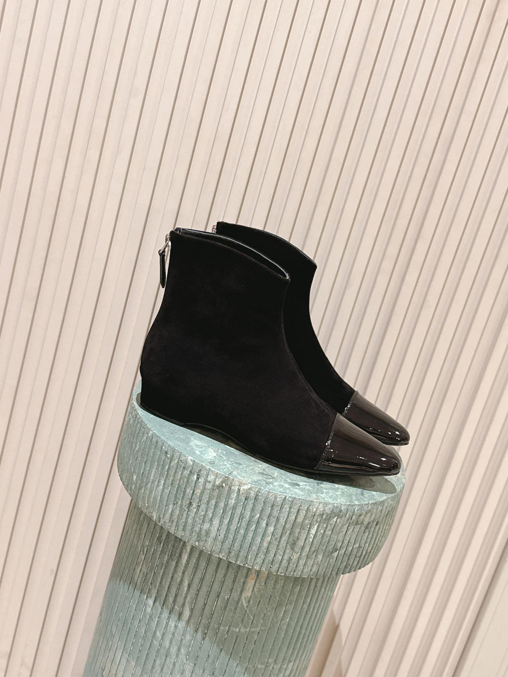 Alaia 2025 Ankle Boot With Patent Leather Cap Toe Black Suede 556086