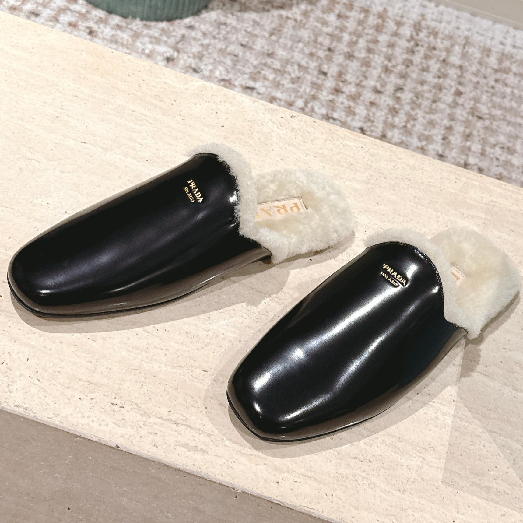 Pra 2025 Mule Black Beige Cowhide Wool 556281