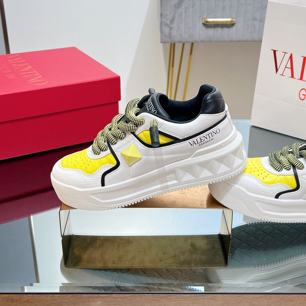 VT 2025 Garavani Sneakers White Black Yellow Cowhide 546976