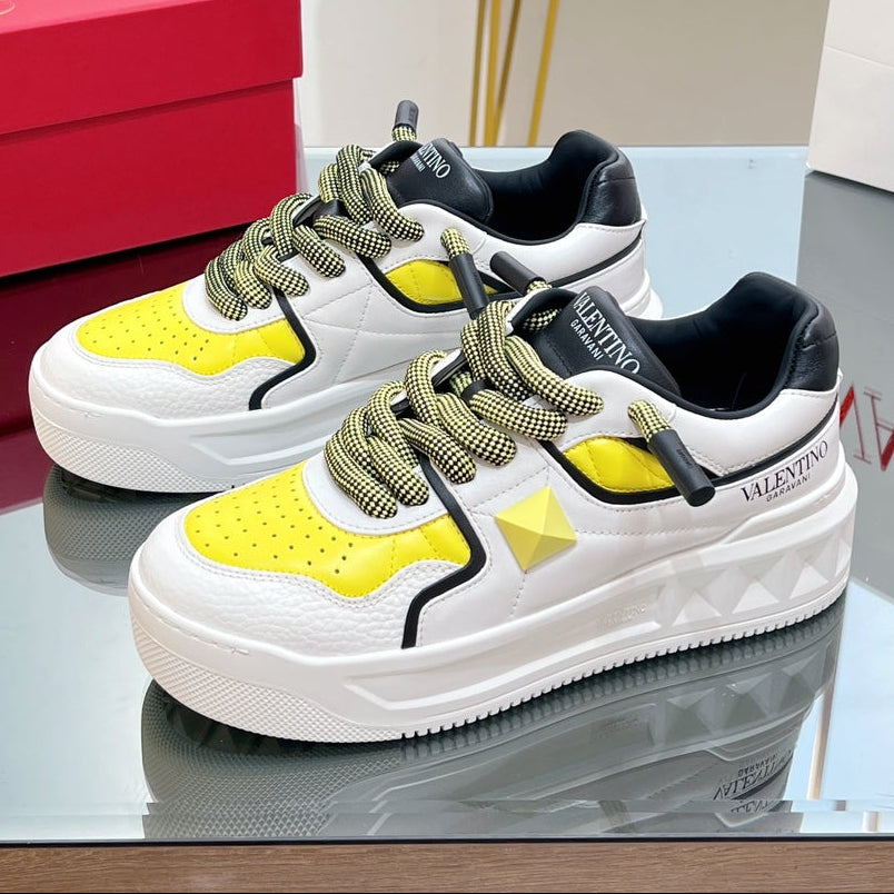 VT 2025 Garavani Sneakers White Black Yellow Cowhide 546976