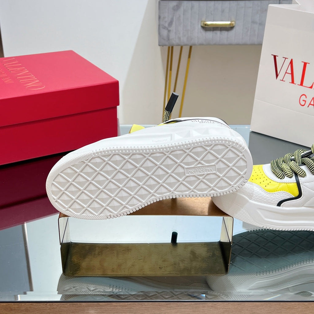 VT 2025 Garavani Sneakers White Black Yellow Cowhide 546976