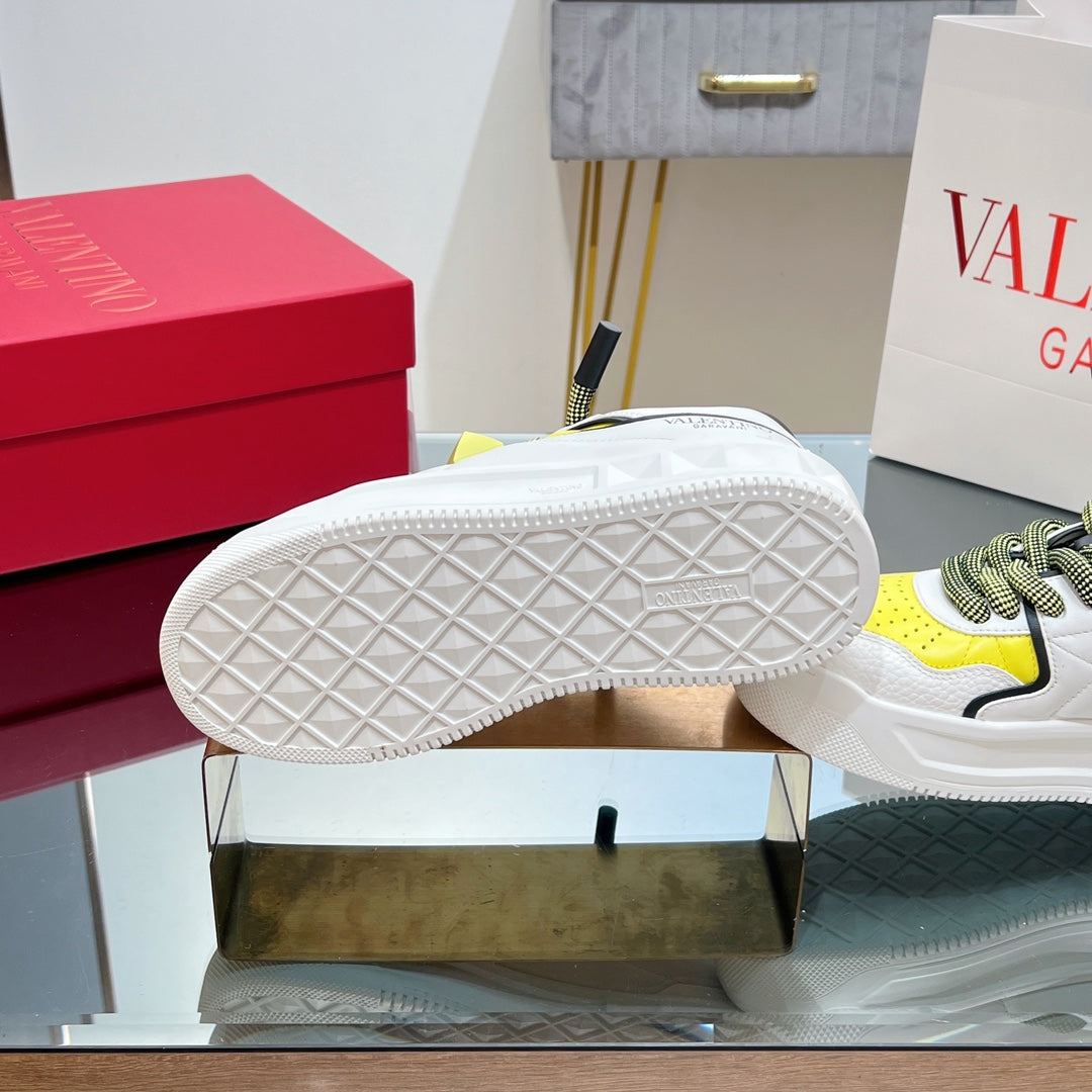 VT 2025 Garavani Sneakers White Black Yellow Cowhide 546976