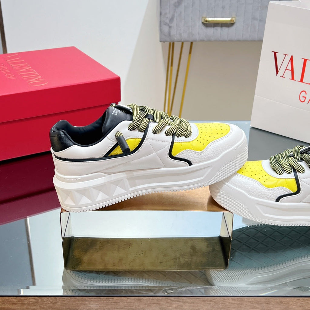 VT 2025 Garavani Sneakers White Black Yellow Cowhide 546976