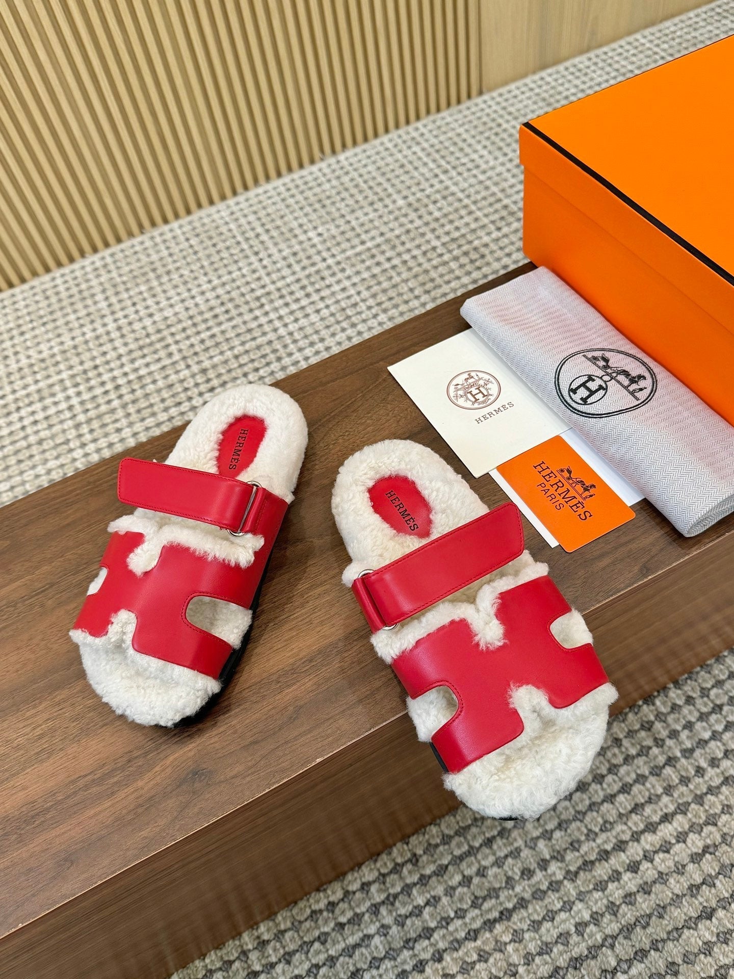 HM Chypre Sandal Red Mix White Wool And Cowhide Lining 543685