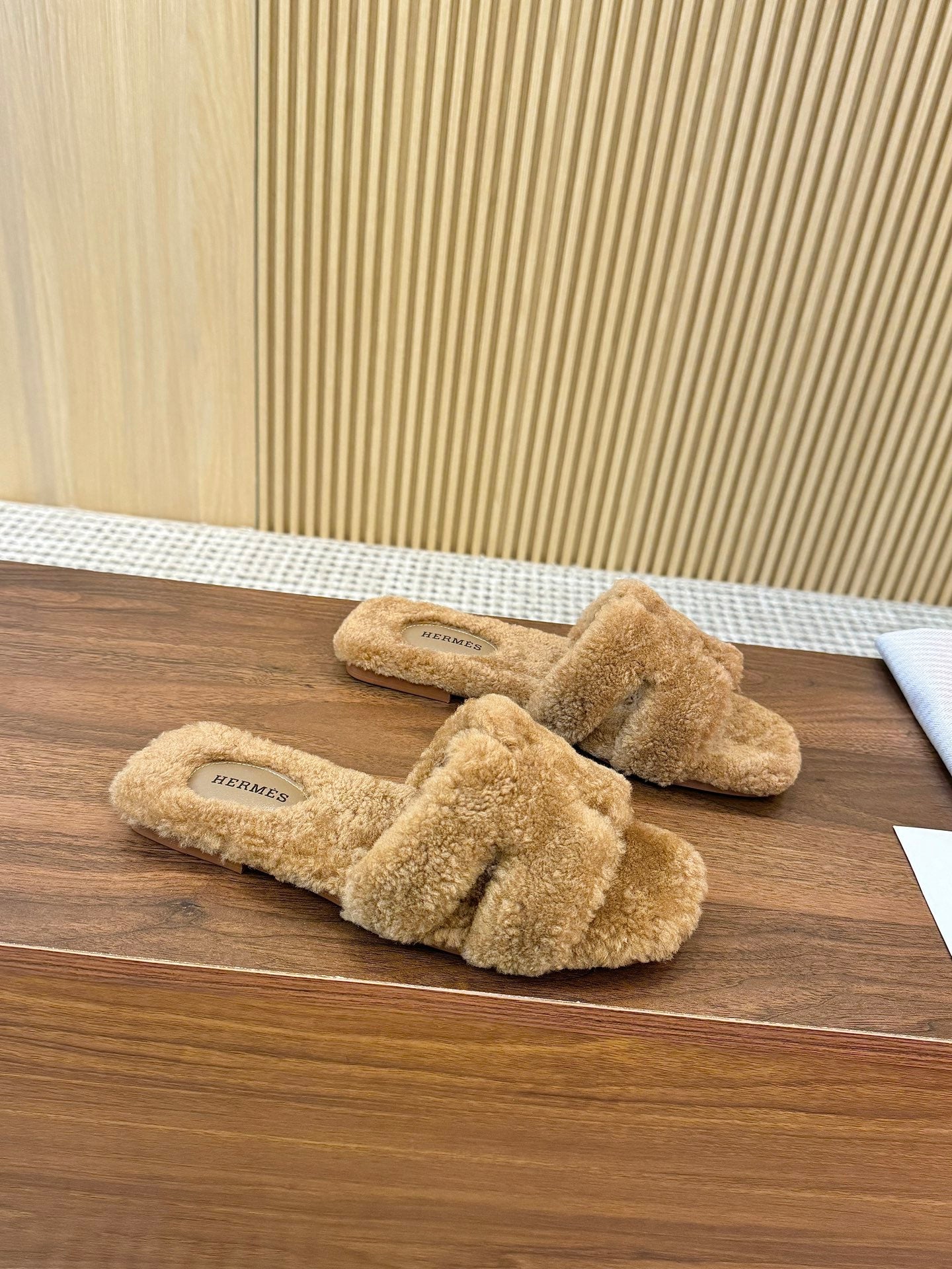 HM Oran Sandal Brown Caramel Wool  543690