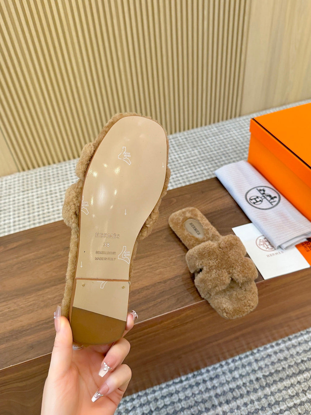 HM Oran Sandal Brown Caramel Wool  543690