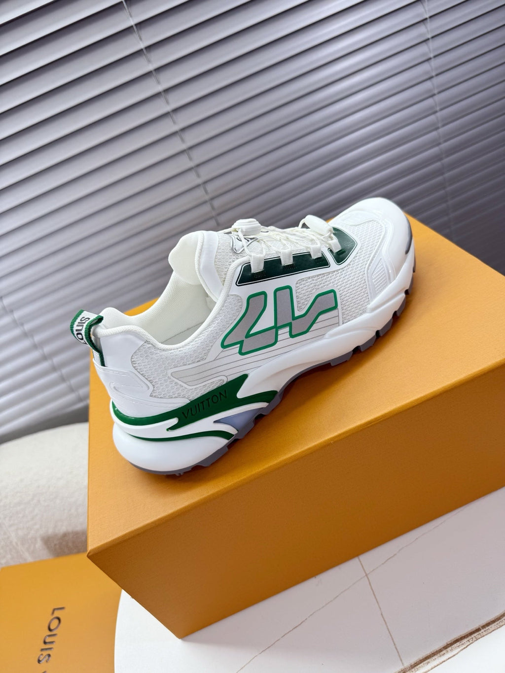 LV Runner Tatic Sneaker Green White Lace Technical Fabric 573942