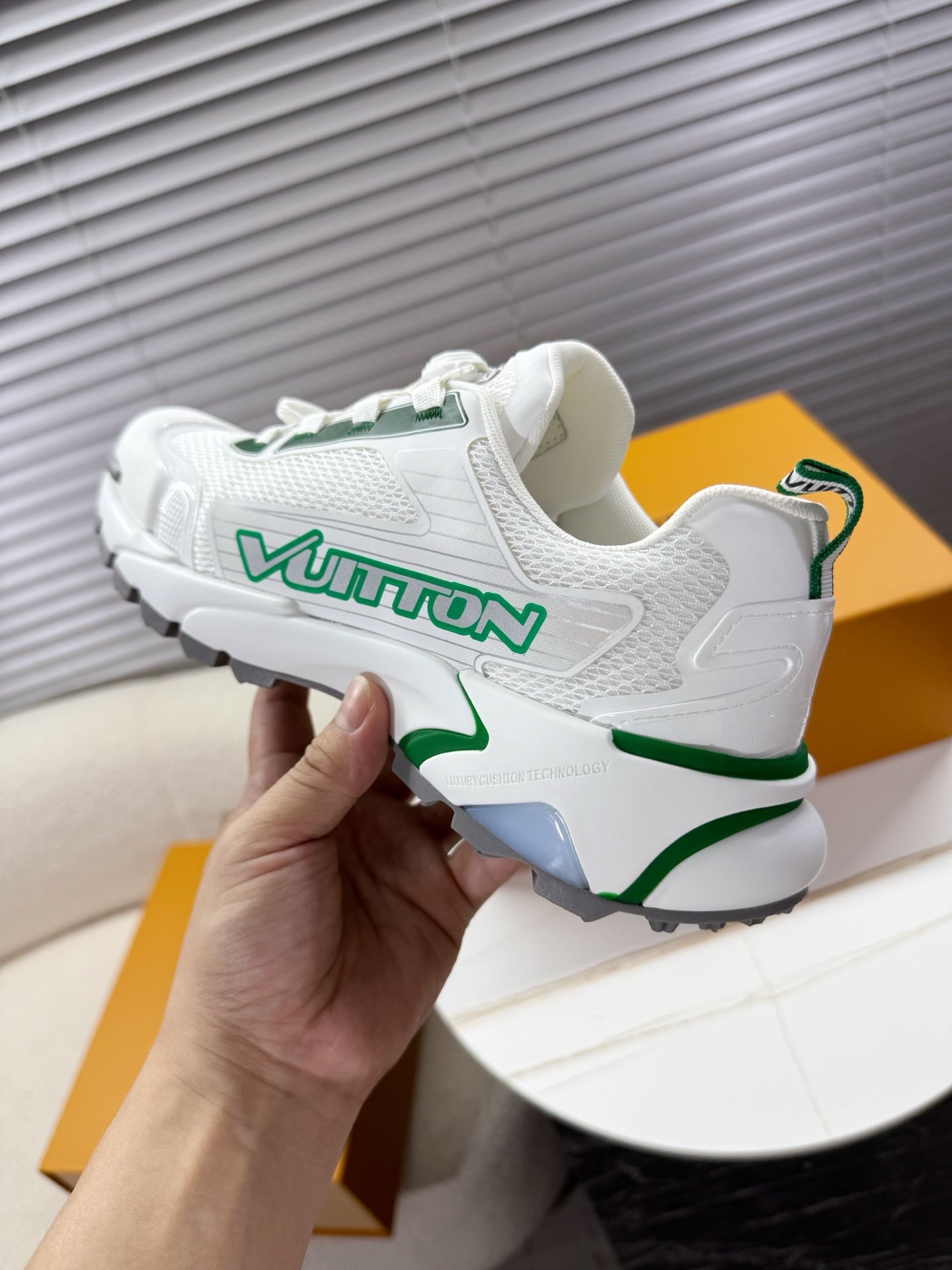 LV Runner Tatic Sneaker Green White Lace Technical Fabric 573942