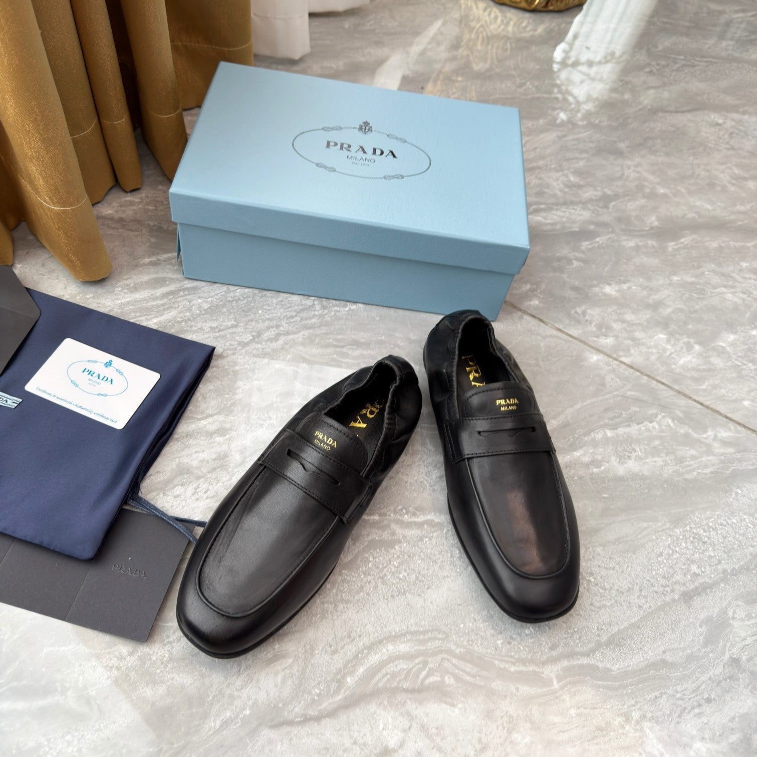 Prada 25SS Casual Elastic Loafers Black Distressed Calfskin 564183